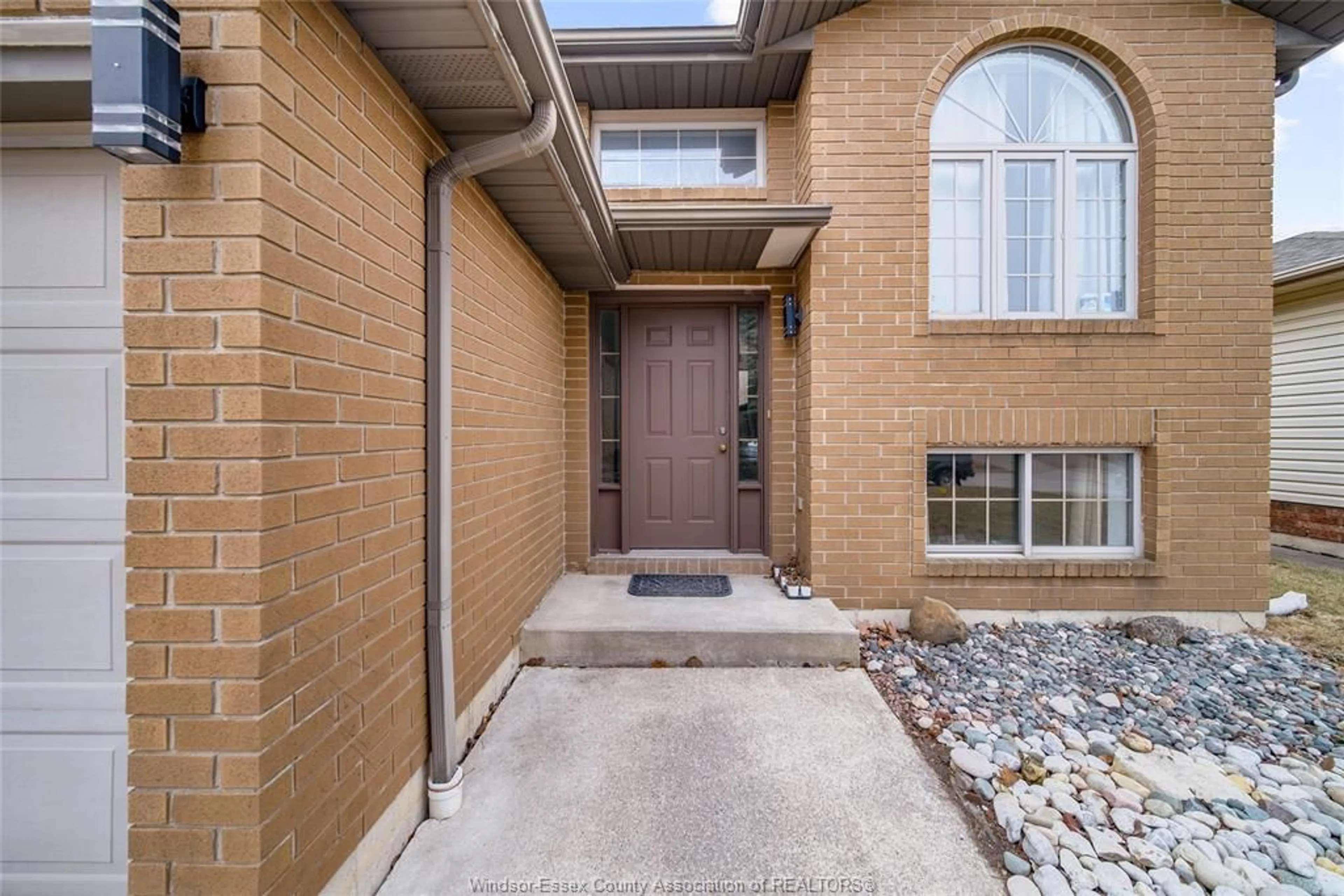 Home with brick exterior material, street for 3665 SHINGLECREEK Crt, Windsor Ontario N8W 5T7