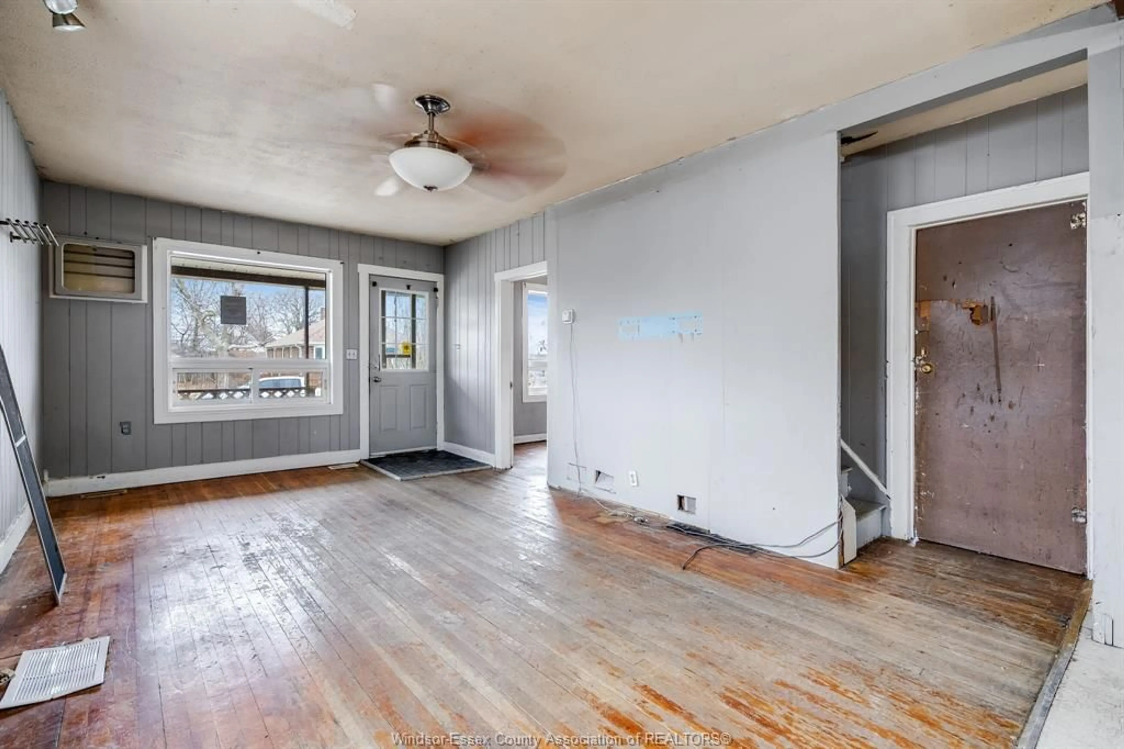 A pic of a room for 1541 Albert, Windsor Ontario N8Y 3R3