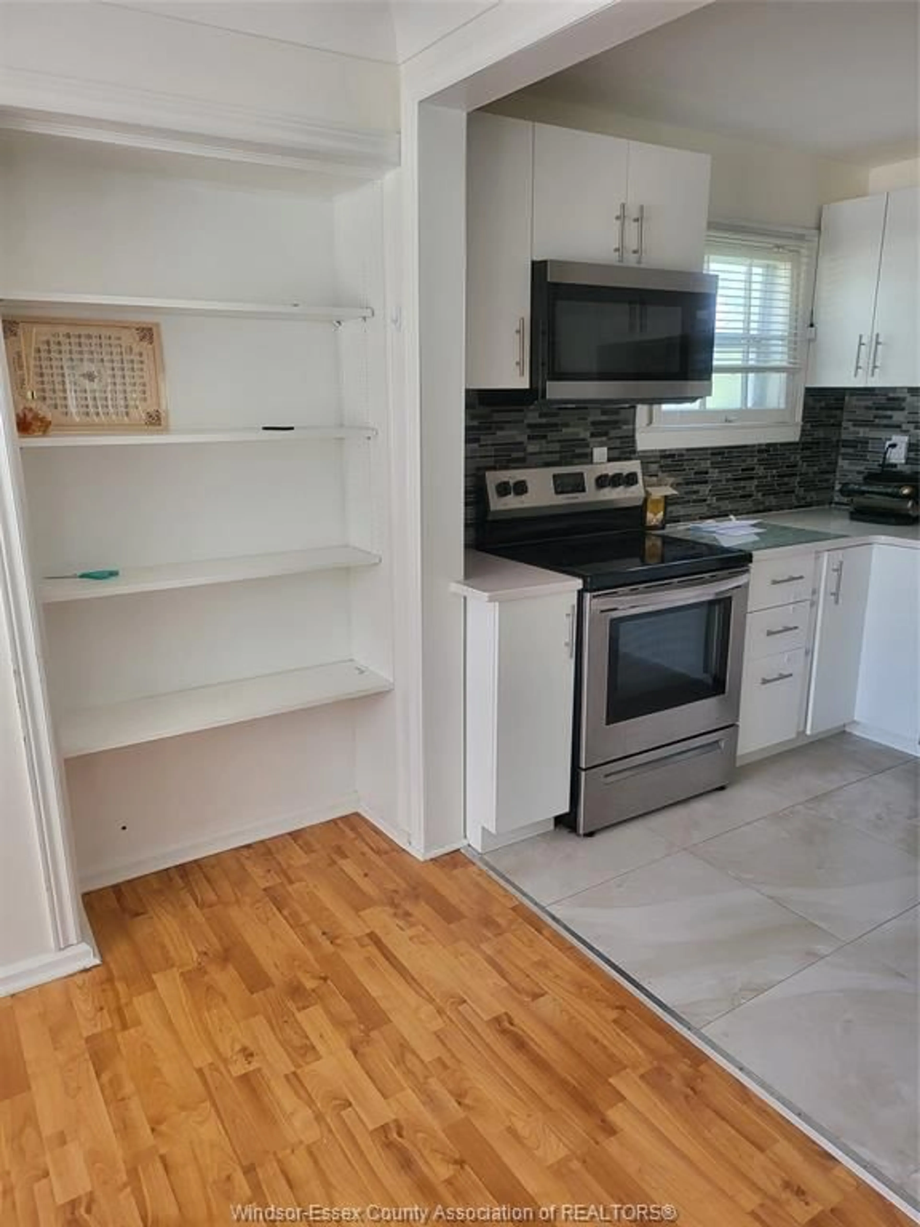 Standard kitchen, unknown for 1938 BUCKINGHAM, Windsor Ontario N8T 2B1