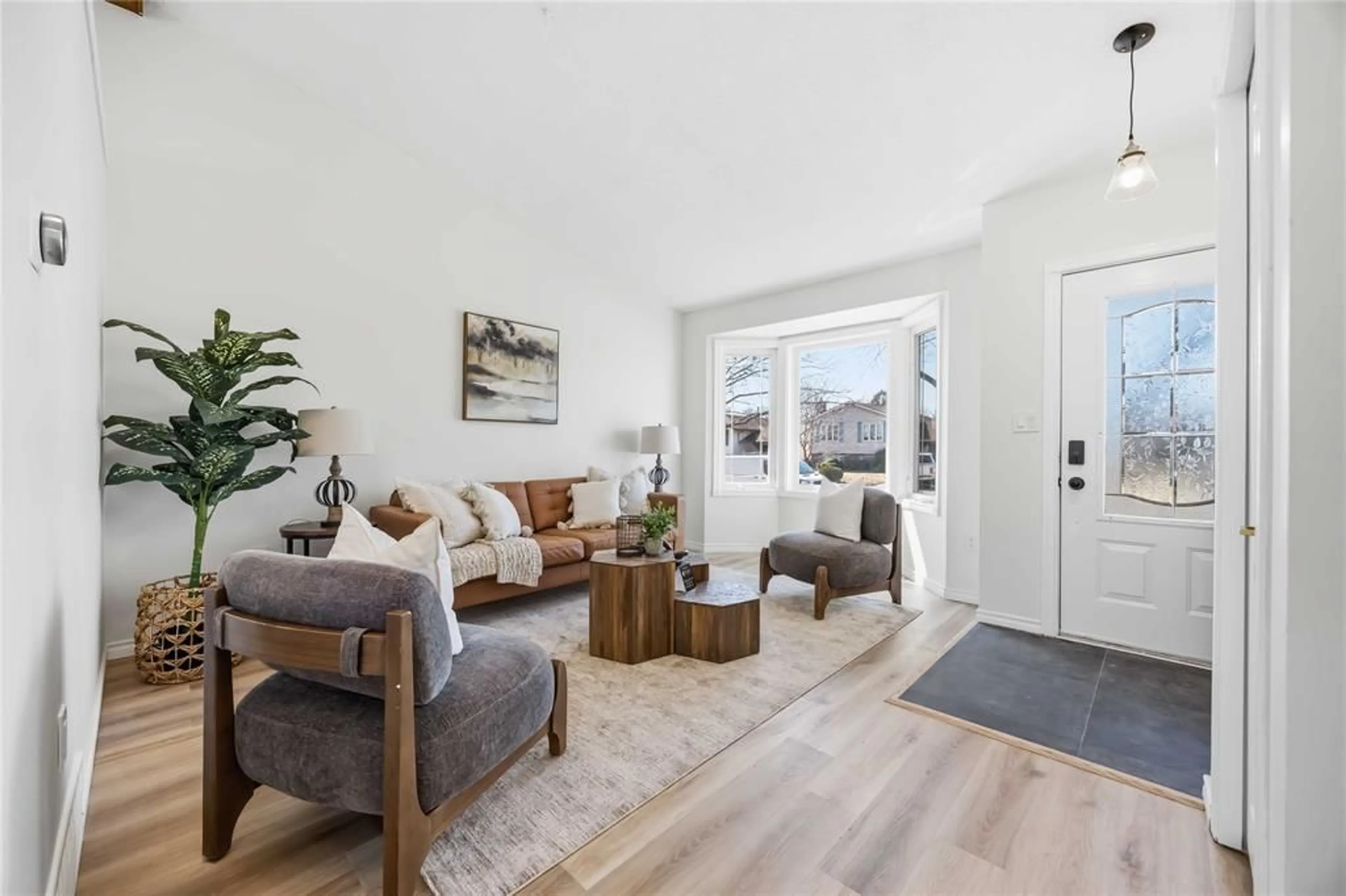 Living room with furniture, unknown for 391 Bradford Dr, Sarnia Ontario N7S 5R4