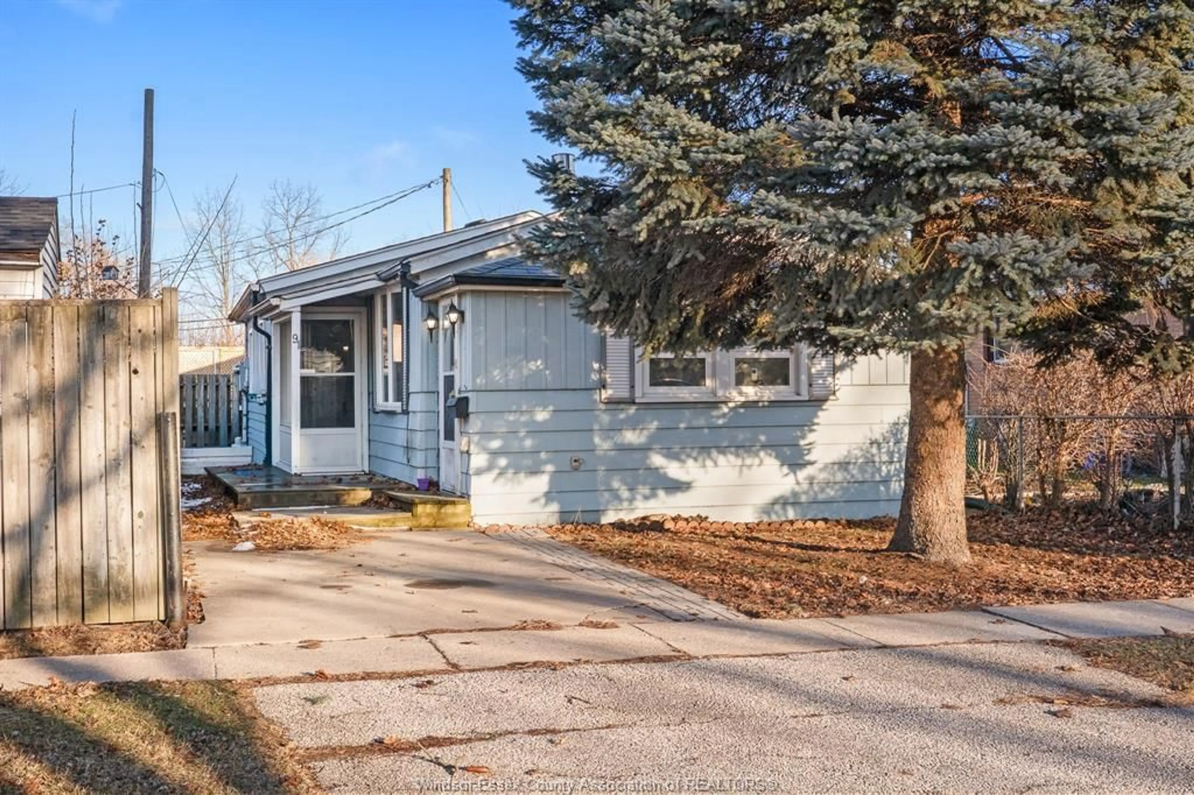 Home with vinyl exterior material, street for 91 Balaclava St, Amherstburg Ontario N9V 2G7