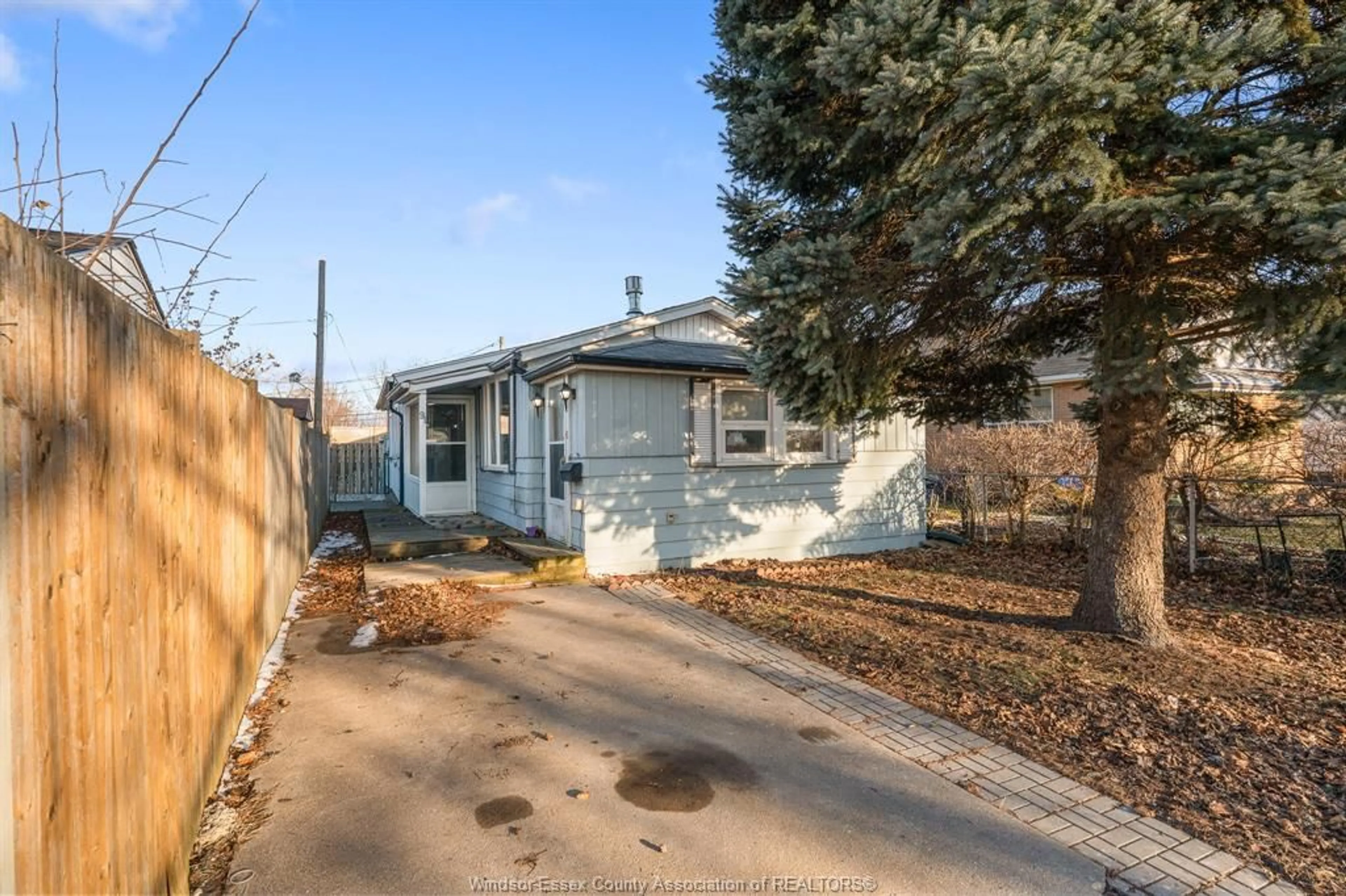 Unknown for 91 Balaclava St, Amherstburg Ontario N9V 2G7