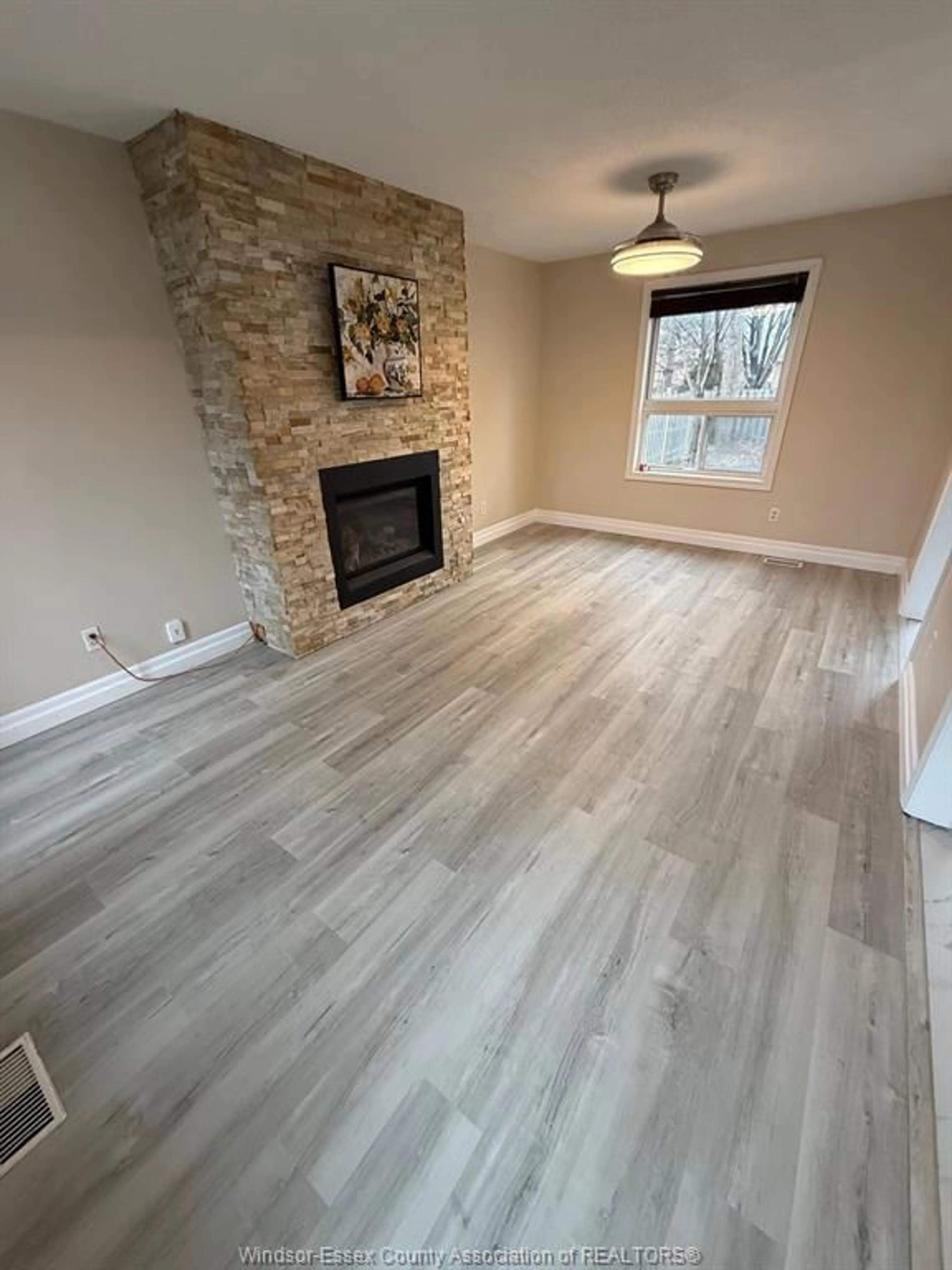 A pic of a room for 216 GERALDINE Cres, Windsor Ontario N9E 4M7