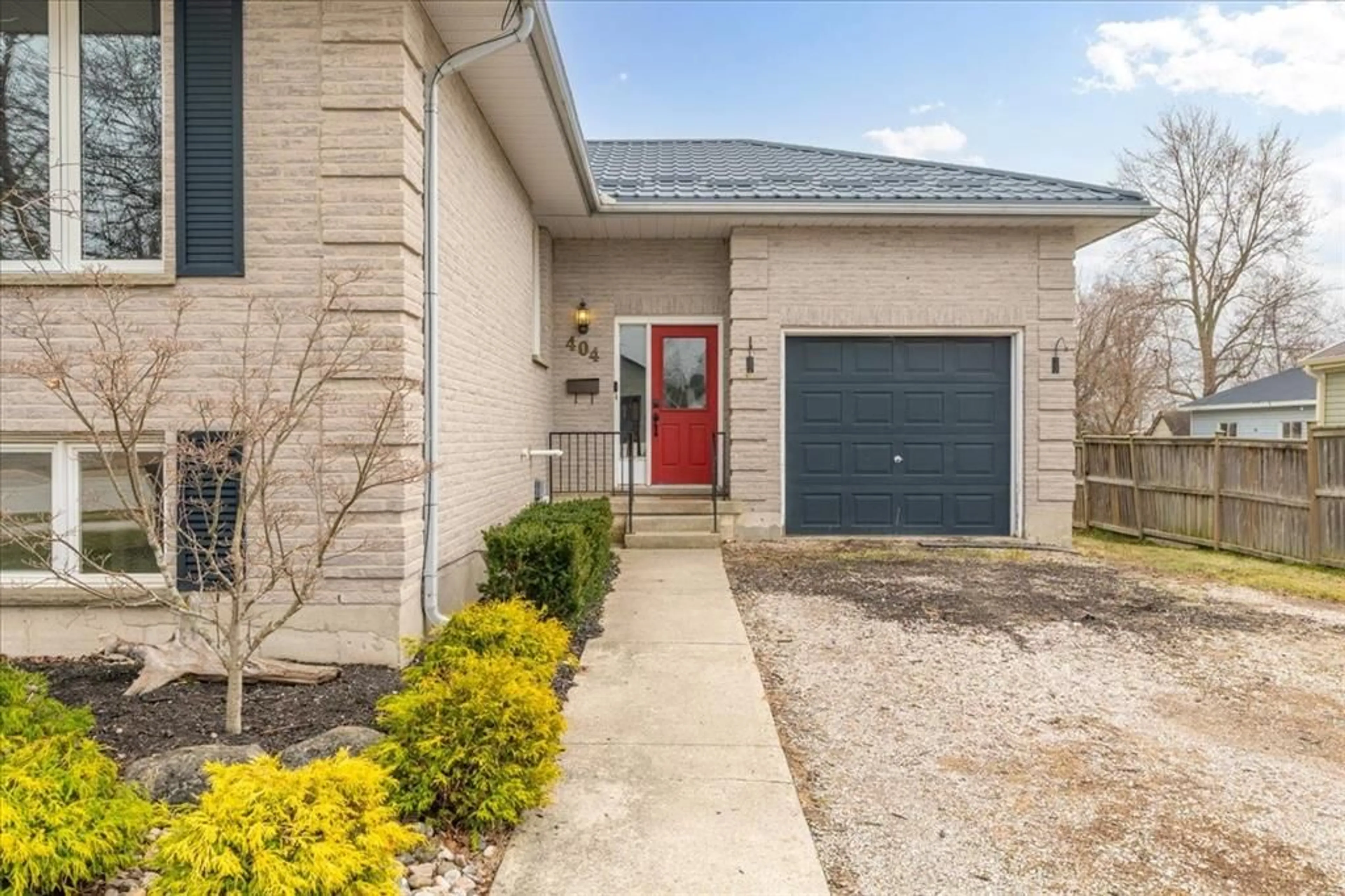 Unknown for 404 ONTARIO St, Warwick-Watford Ontario N0M 2S0