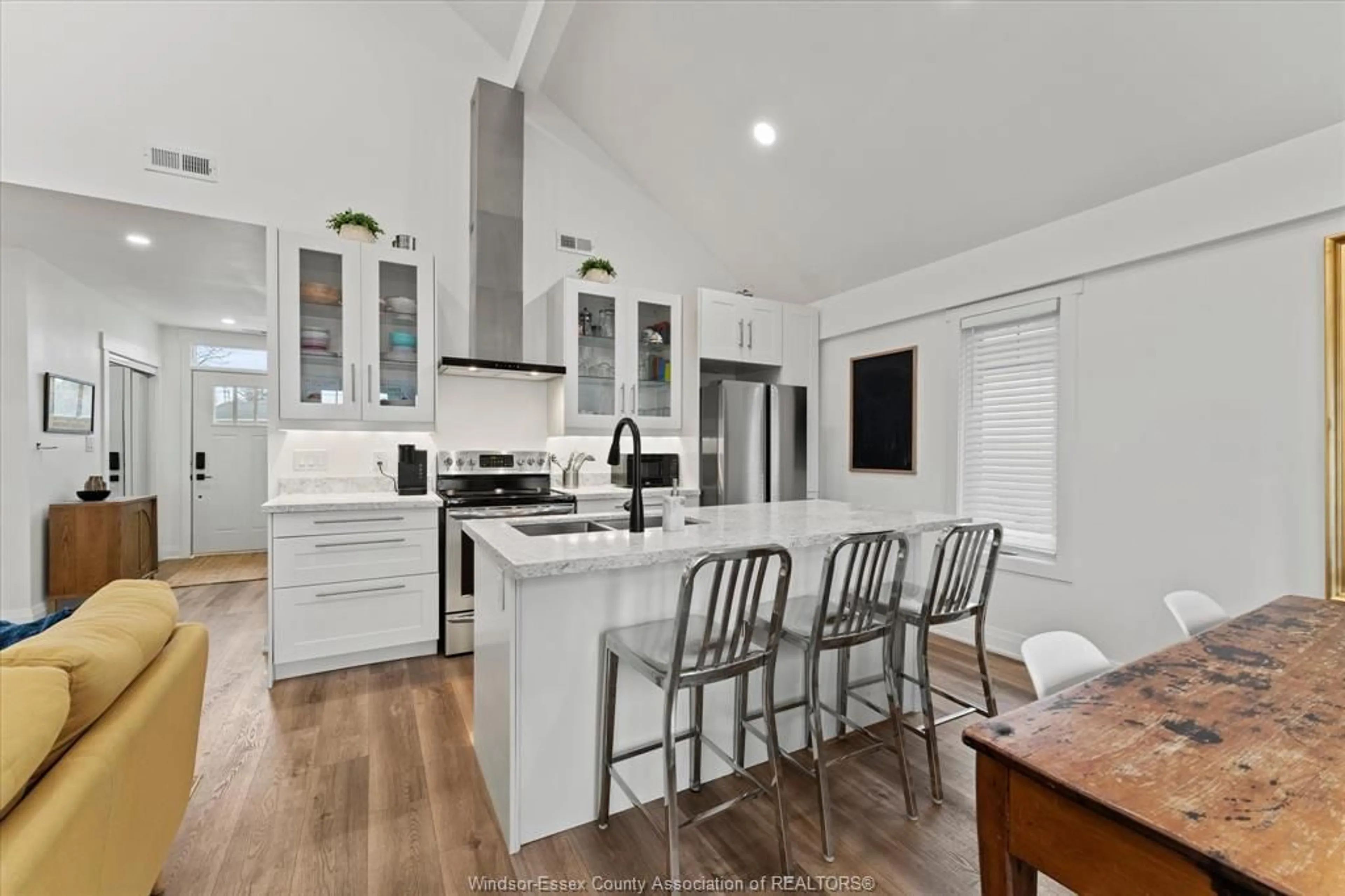 Open concept kitchen, unknown for 449 HERITAGE Rd, Kingsville Ontario N9Y 3B6