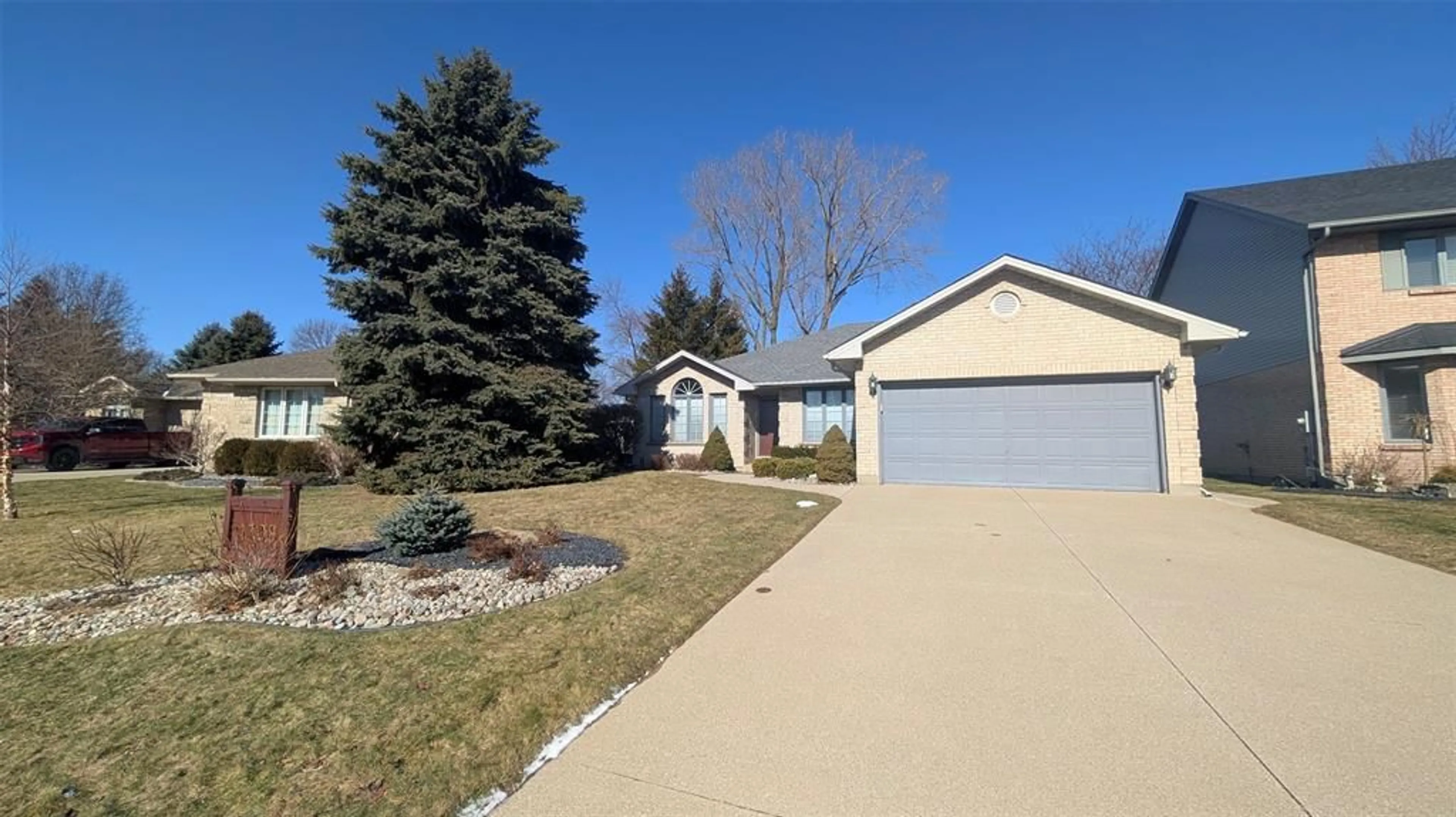 Home with vinyl exterior material, street for 1309 DALEY Ave, Sarnia Ontario N7S 5X4