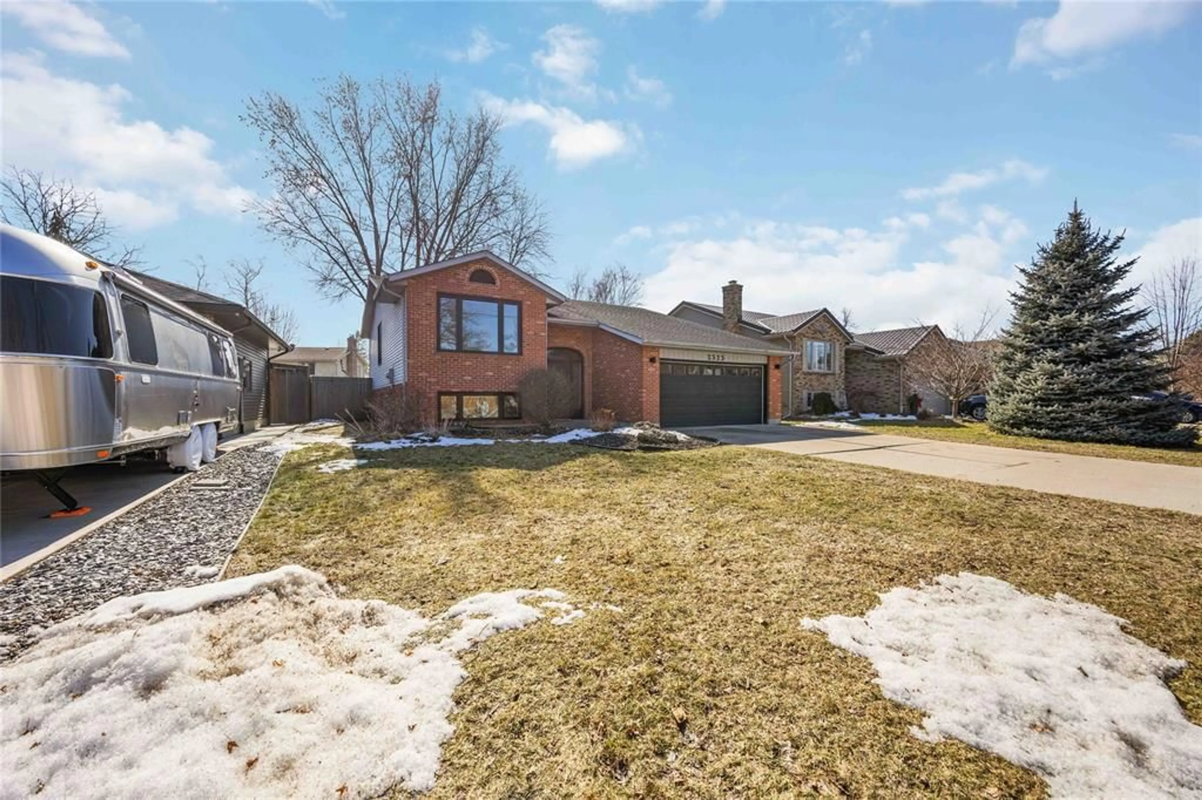 Home with brick exterior material, street for 2523 HAMILTON Rd, Sarnia Ontario N0N 1C0