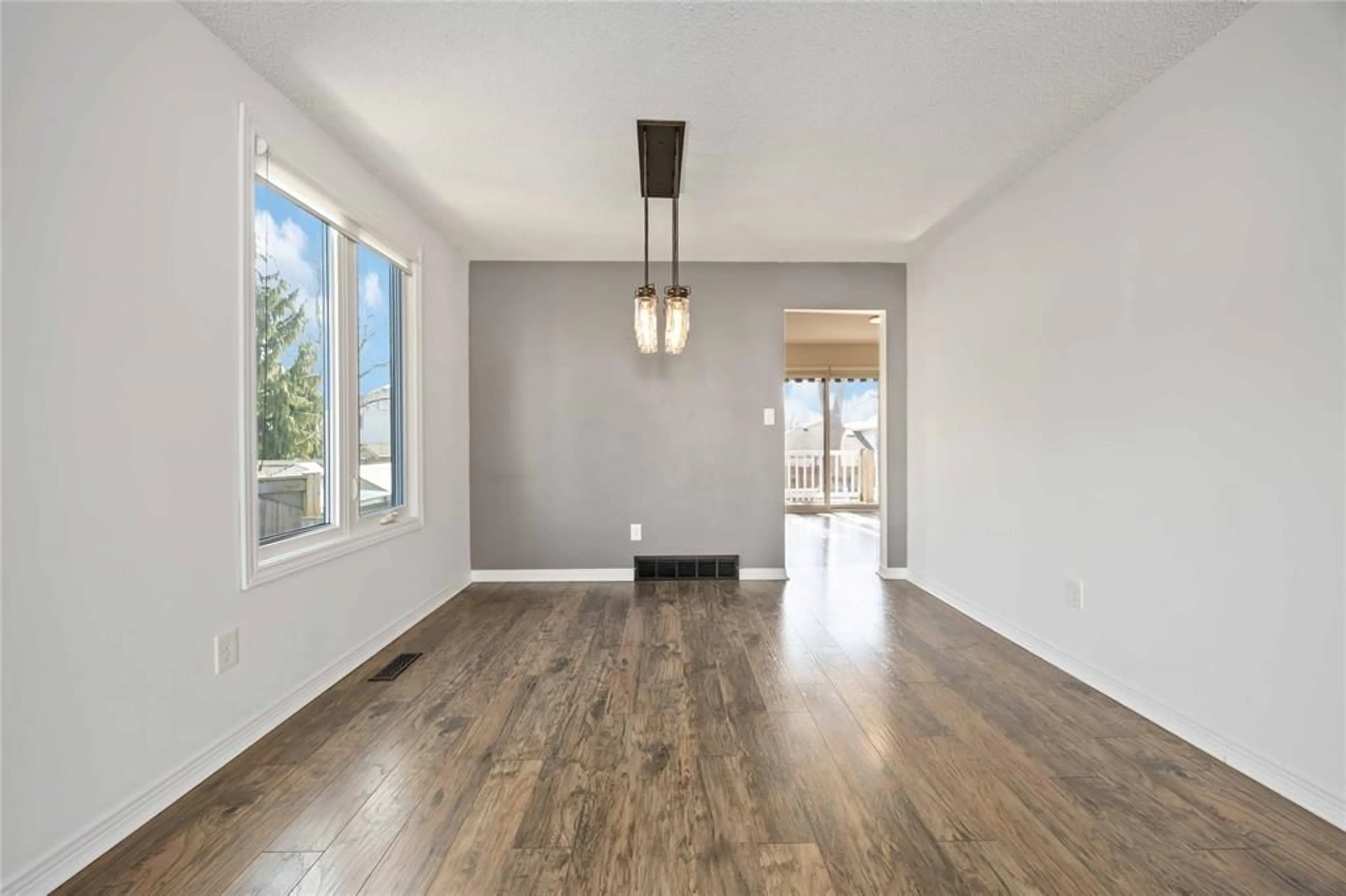 A pic of a room for 2523 HAMILTON Rd, Sarnia Ontario N0N 1C0