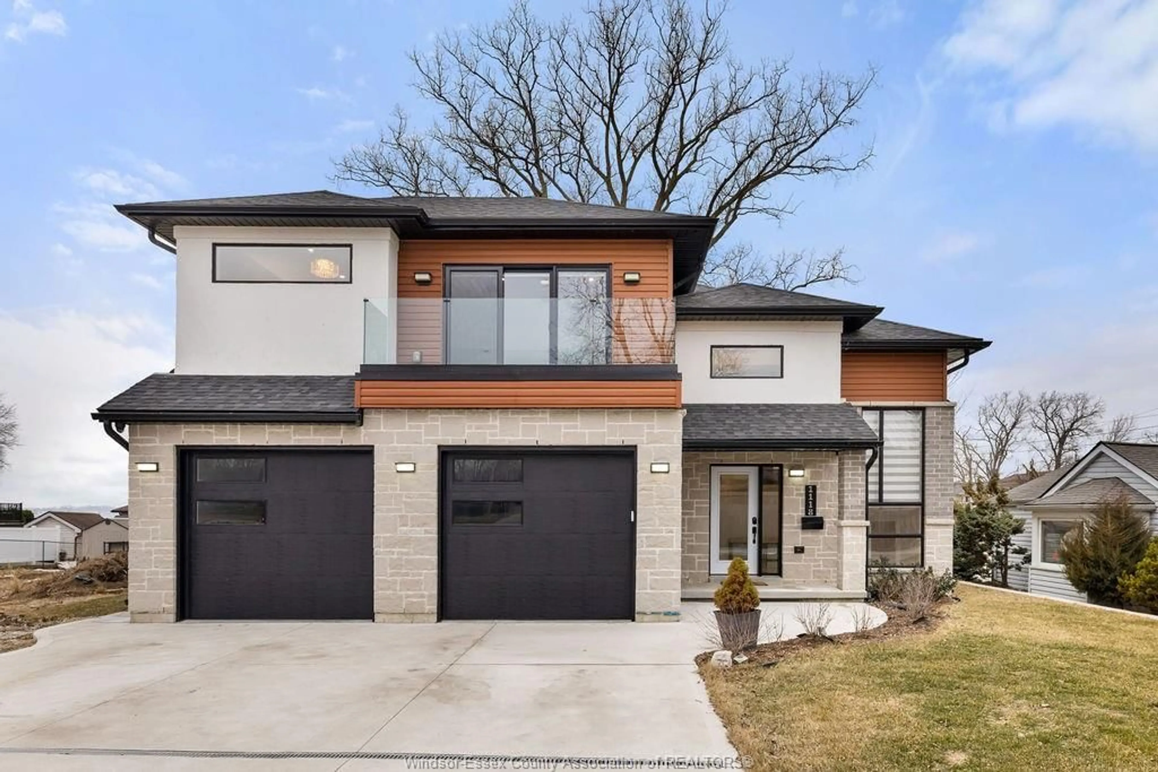 Home with brick exterior material, street for 1118 UNION St, Amherstburg Ontario N9V 2Y5