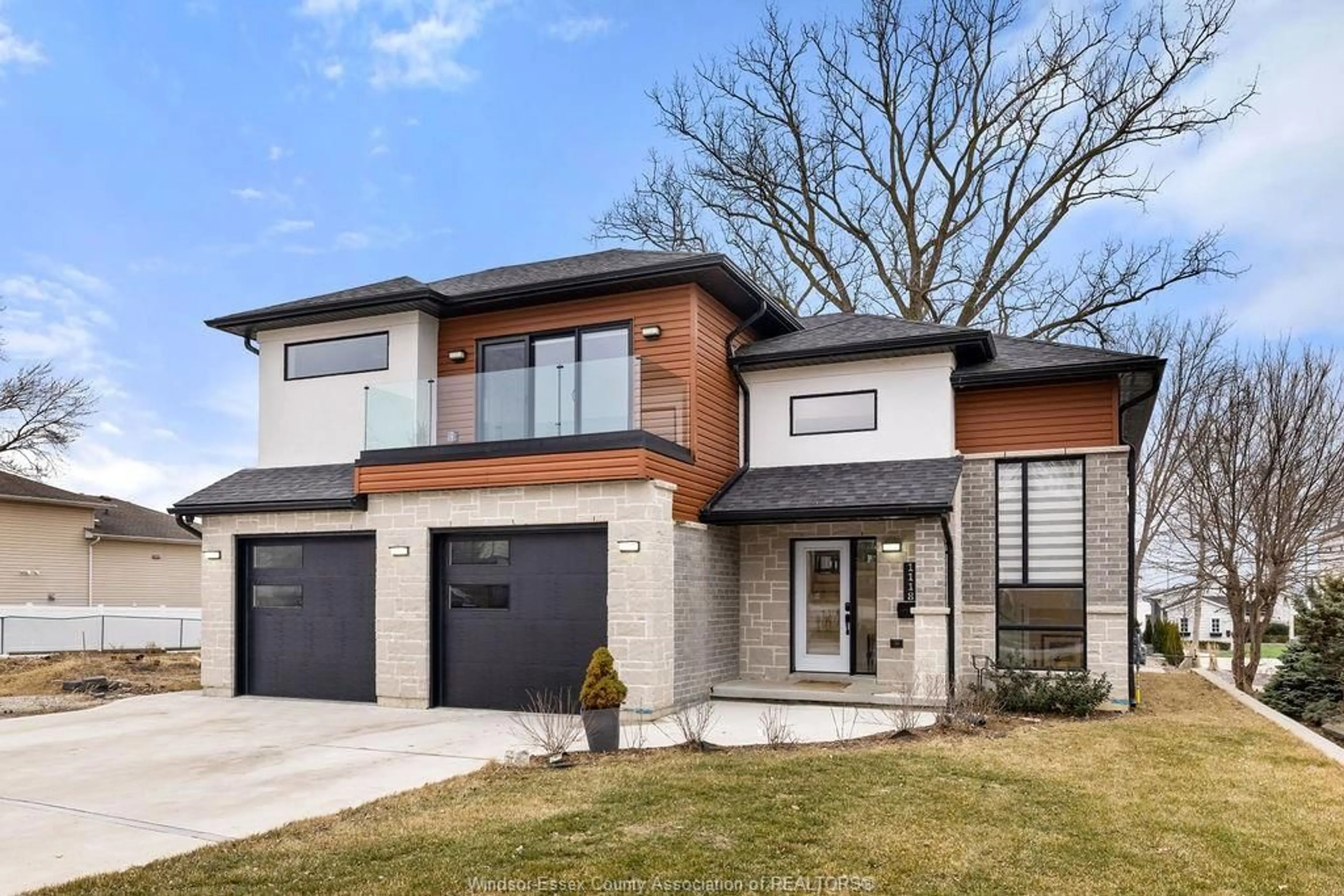 Home with brick exterior material, street for 1118 UNION St, Amherstburg Ontario N9V 2Y5