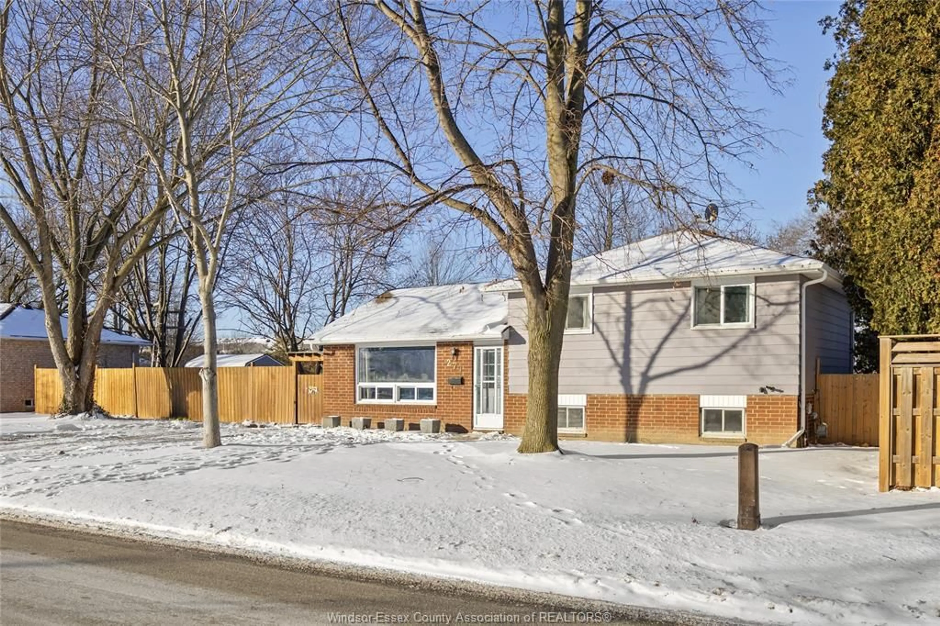 Unknown for 279 Pacific Ave, Amherstburg Ontario N9V 3E7