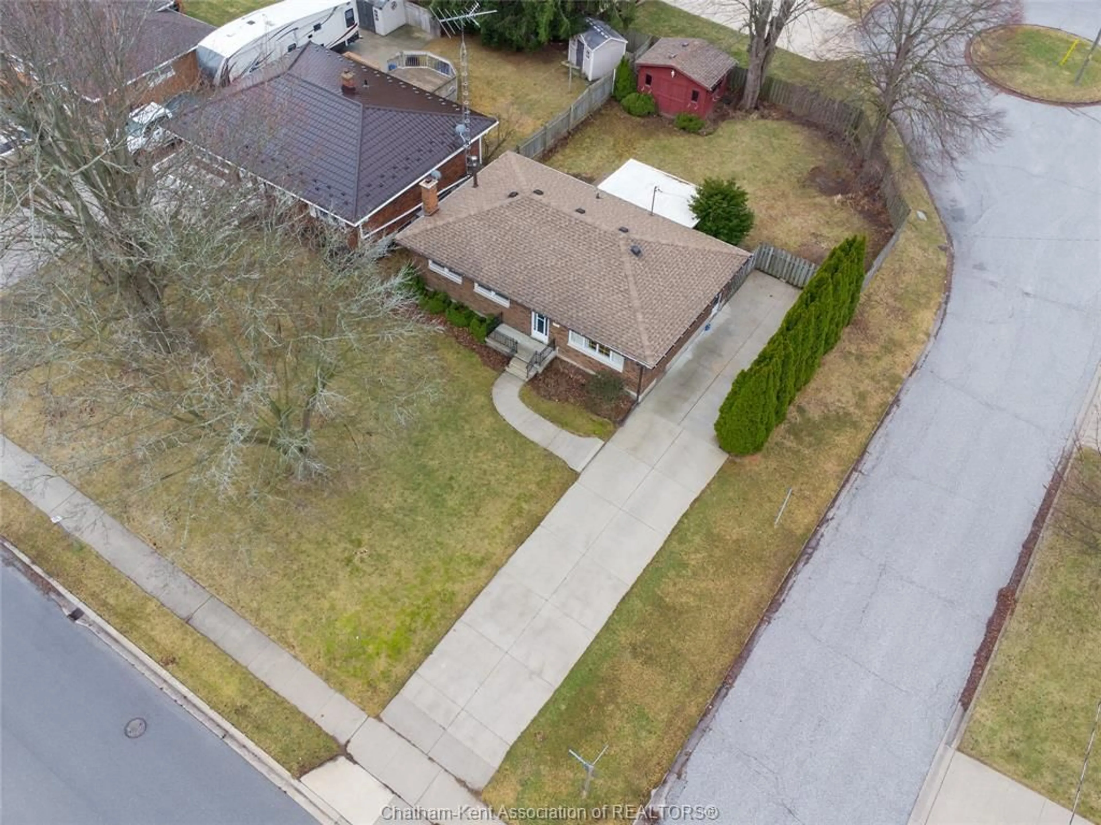 A pic from outside/outdoor area/front of a property/back of a property/a pic from drone, street for 140 Coverdale St, Chatham Ontario N7L 2V2