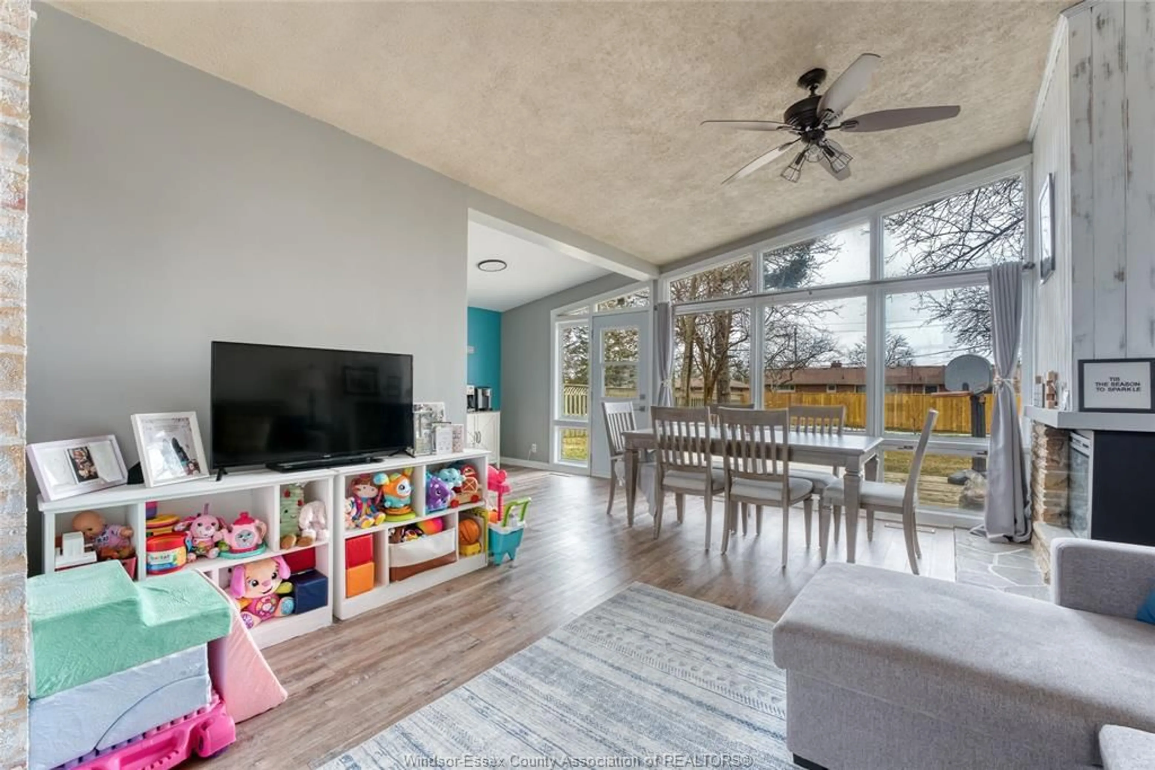 Living room with furniture, unknown for 32 MELROSE Ave, Leamington Ontario N8H 2J2