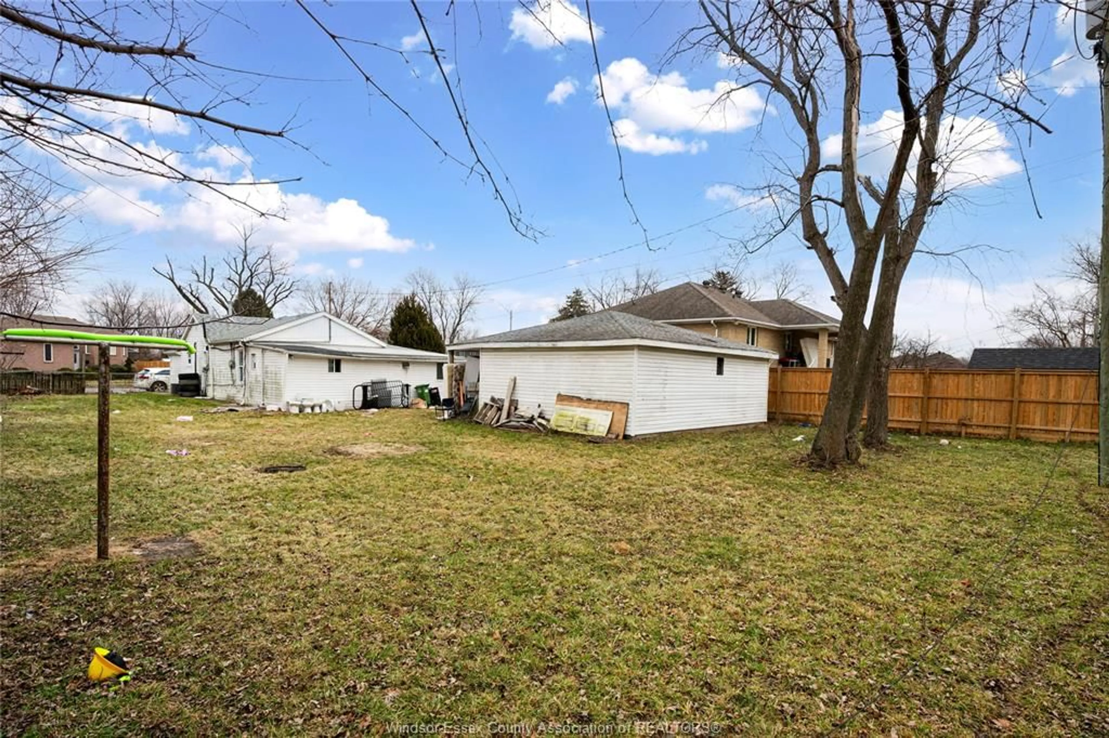 Unknown for 1763 Dominion Blvd, Windsor Ontario N9B 3H6