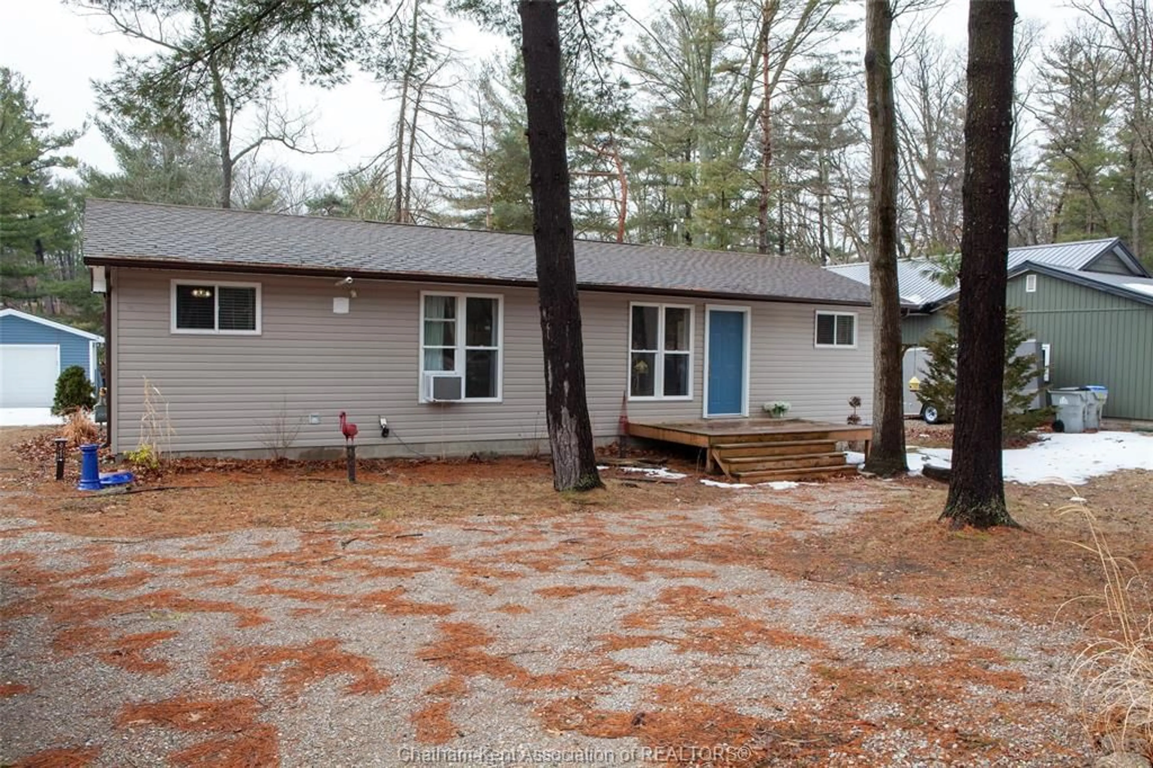 Unknown for 7675 RIVERSIDE Dr, Lambton Shores Ontario N0M 2L0