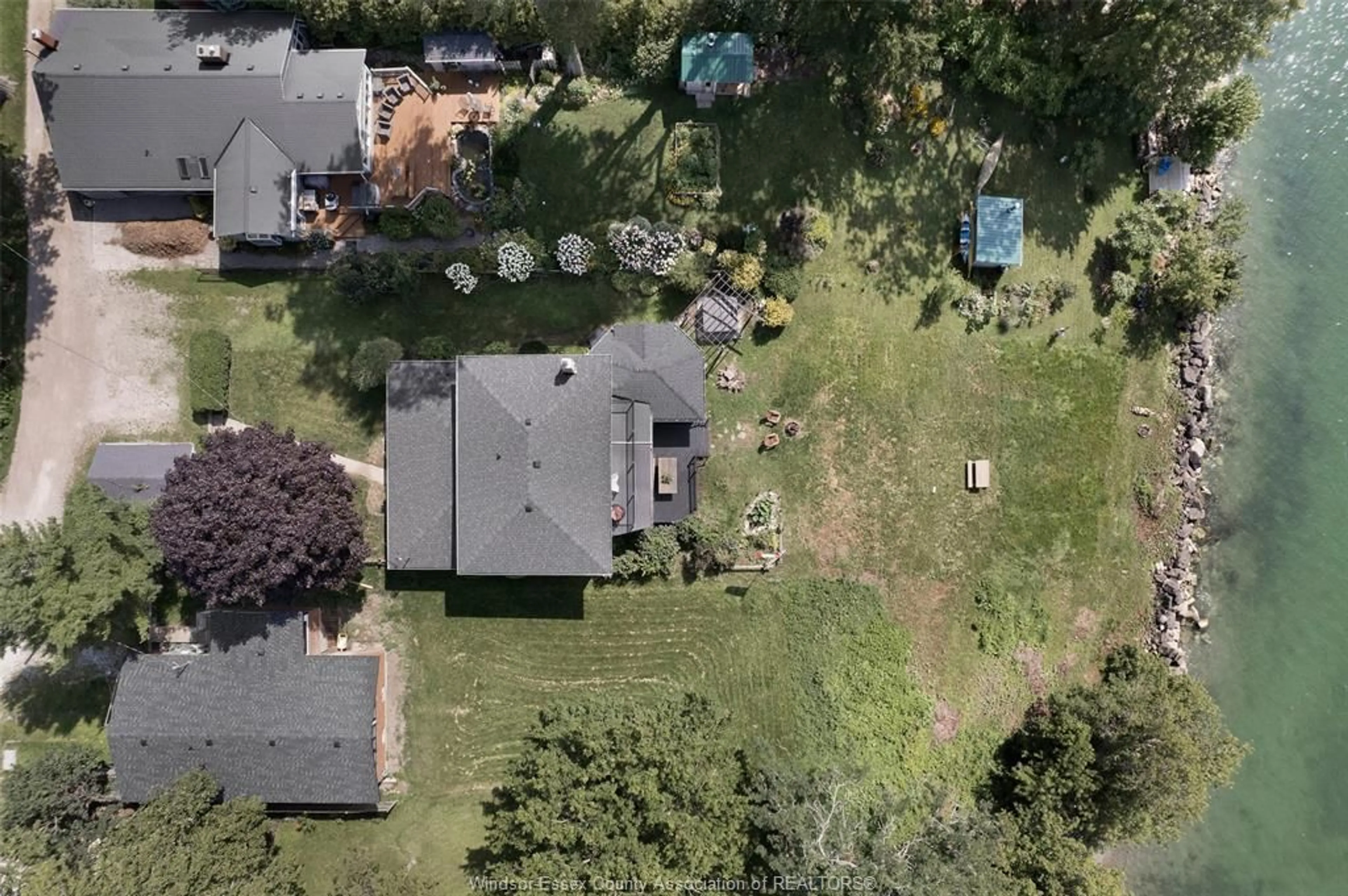 A pic from outside/outdoor area/front of a property/back of a property/a pic from drone, street for 659 MCCRACKEN, Kingsville Ontario N9Y 2N9