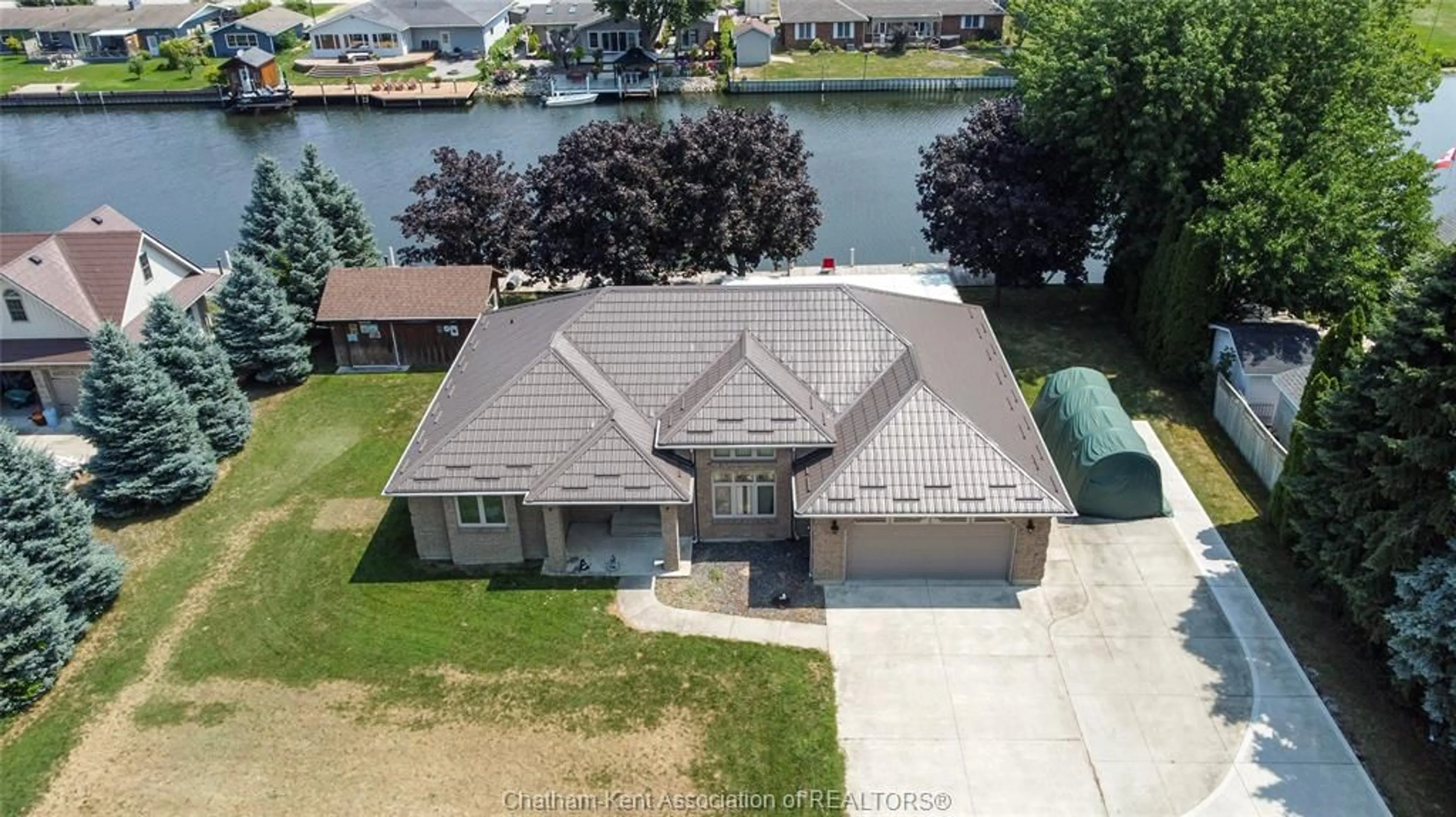 A pic from outside/outdoor area/front of a property/back of a property/a pic from drone, water/lake/river/ocean view for 630 MARKHAM Dr, Lighthouse Cove Ontario N0P 2L0