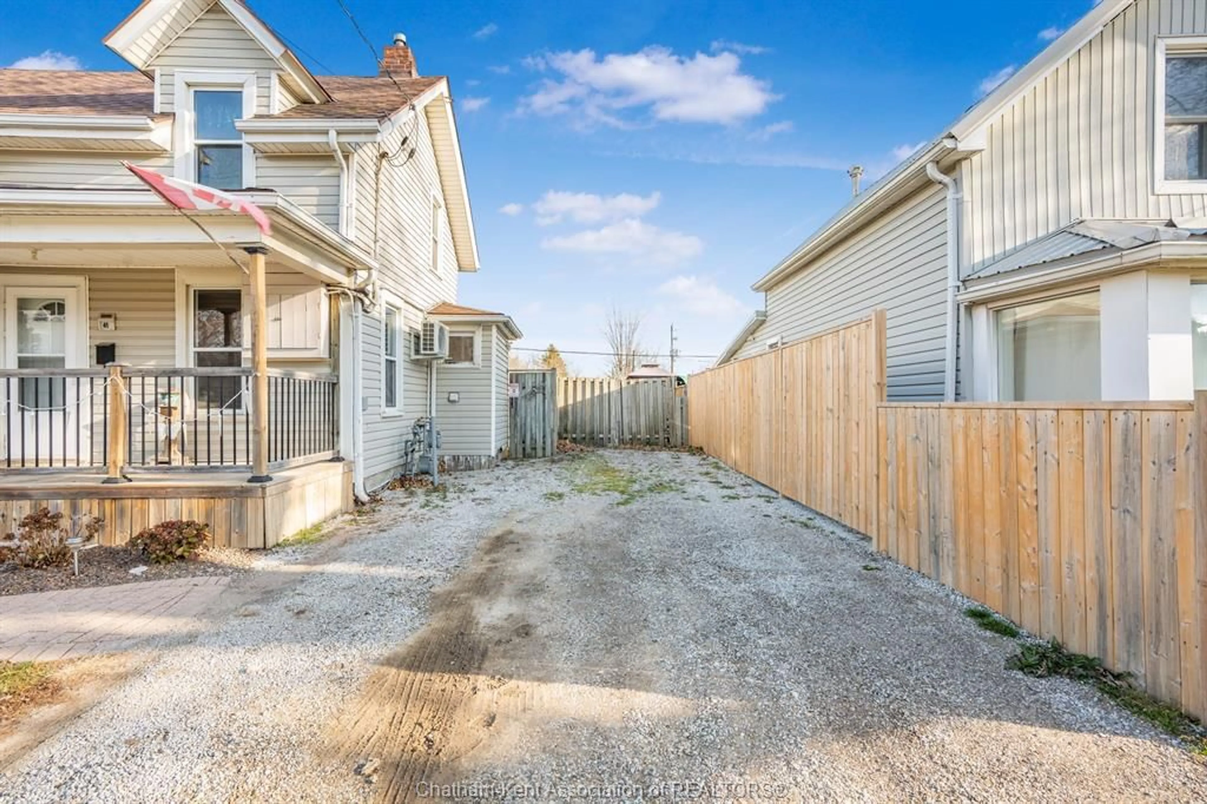 A pic from outside/outdoor area/front of a property/back of a property/a pic from drone, street for 41 Woods St, Chatham Ontario N7L 3P9