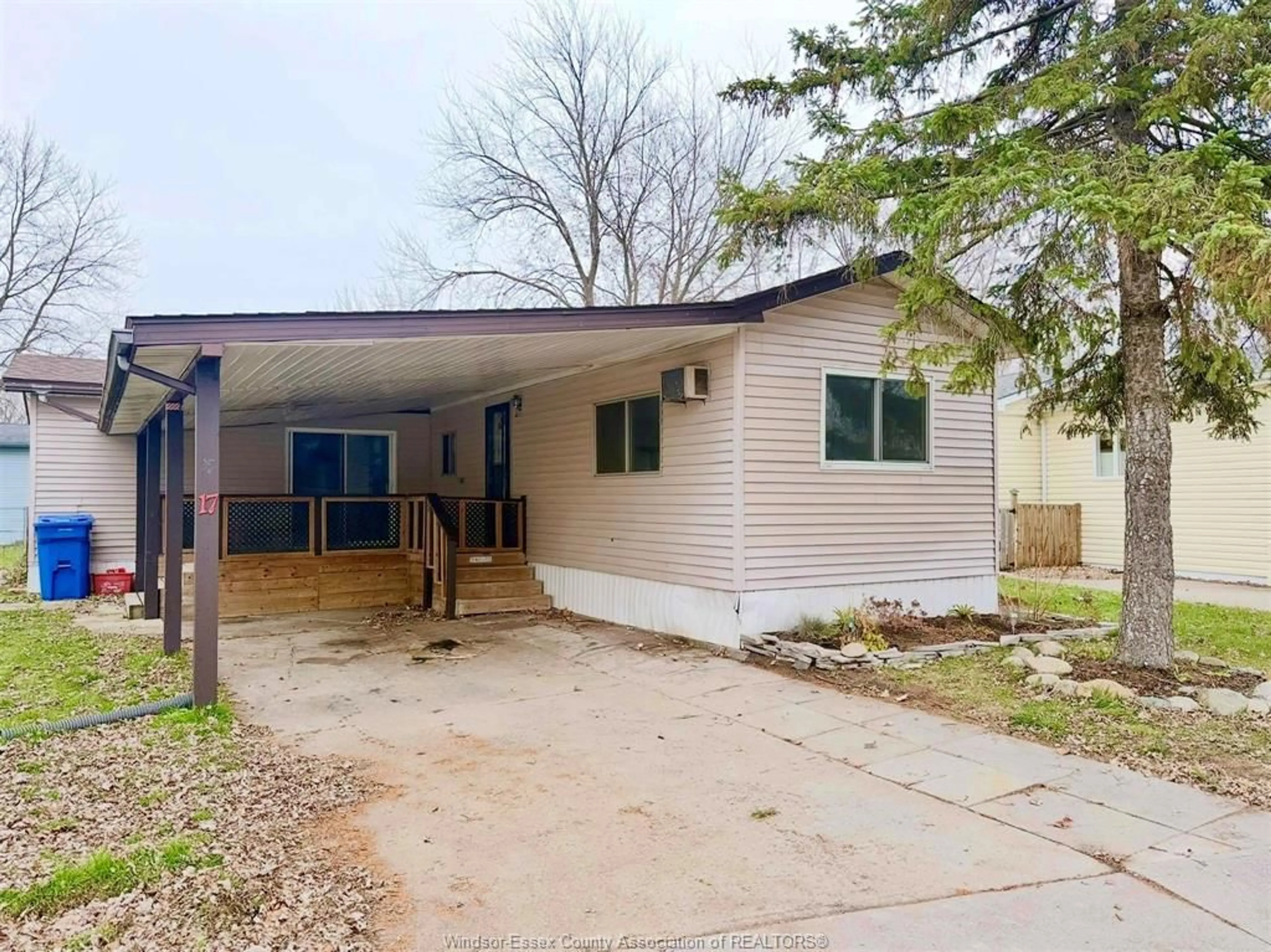 Home with vinyl exterior material, street for 17 SPRUCE St, McGregor Ontario N0R 1J0