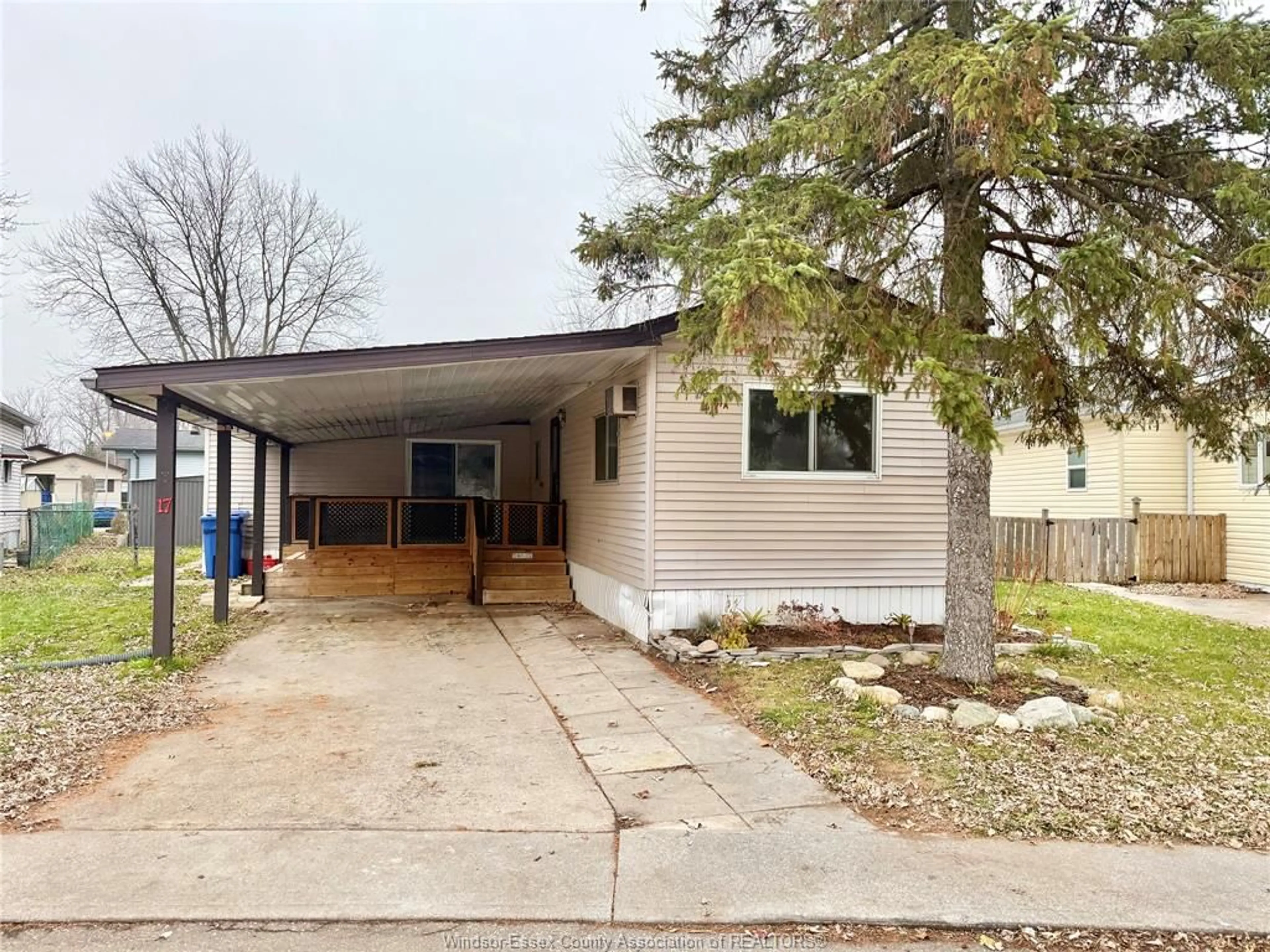 Home with vinyl exterior material, street for 17 SPRUCE St, McGregor Ontario N0R 1J0