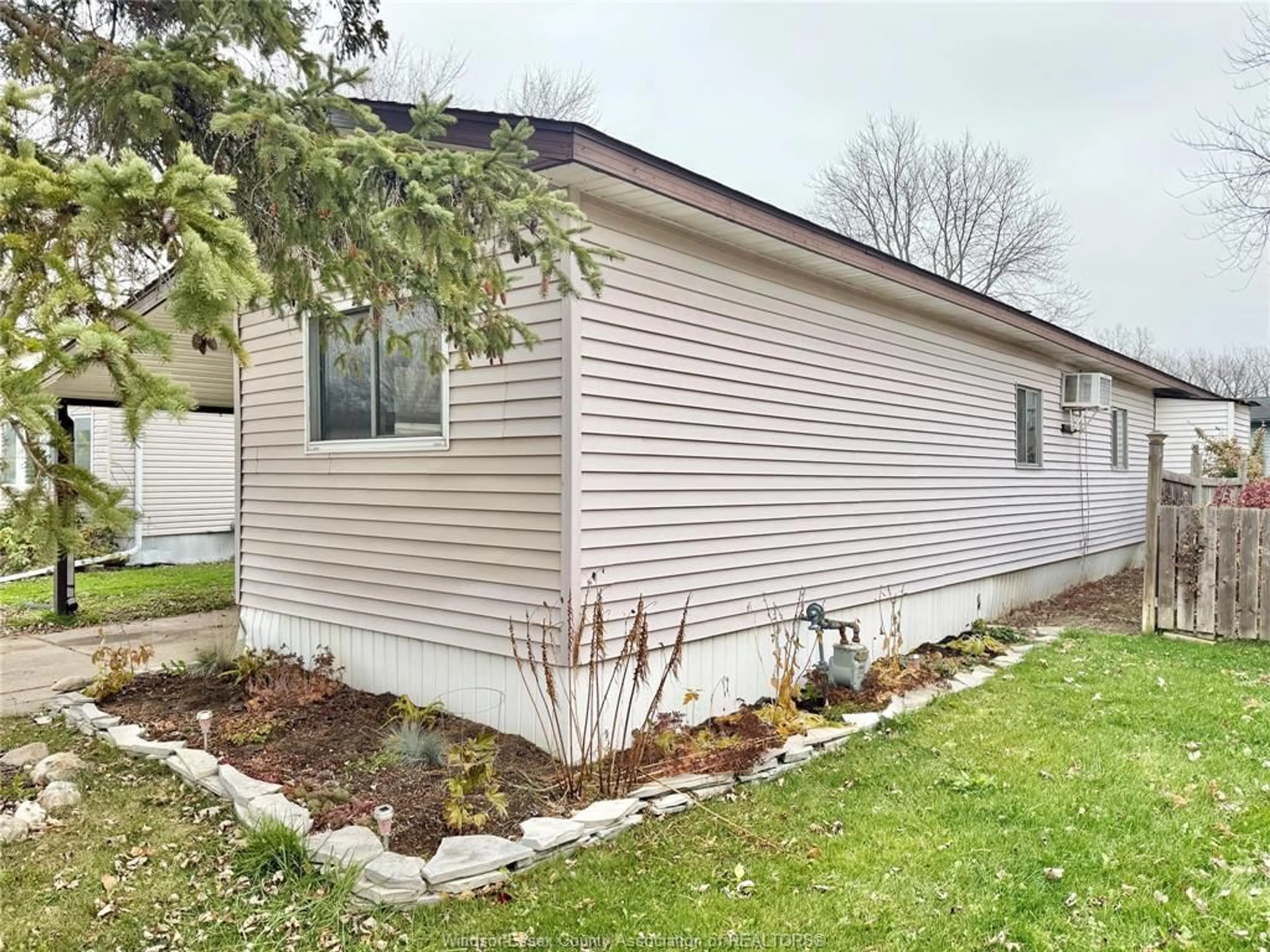 Home with vinyl exterior material, street for 17 SPRUCE St, McGregor Ontario N0R 1J0