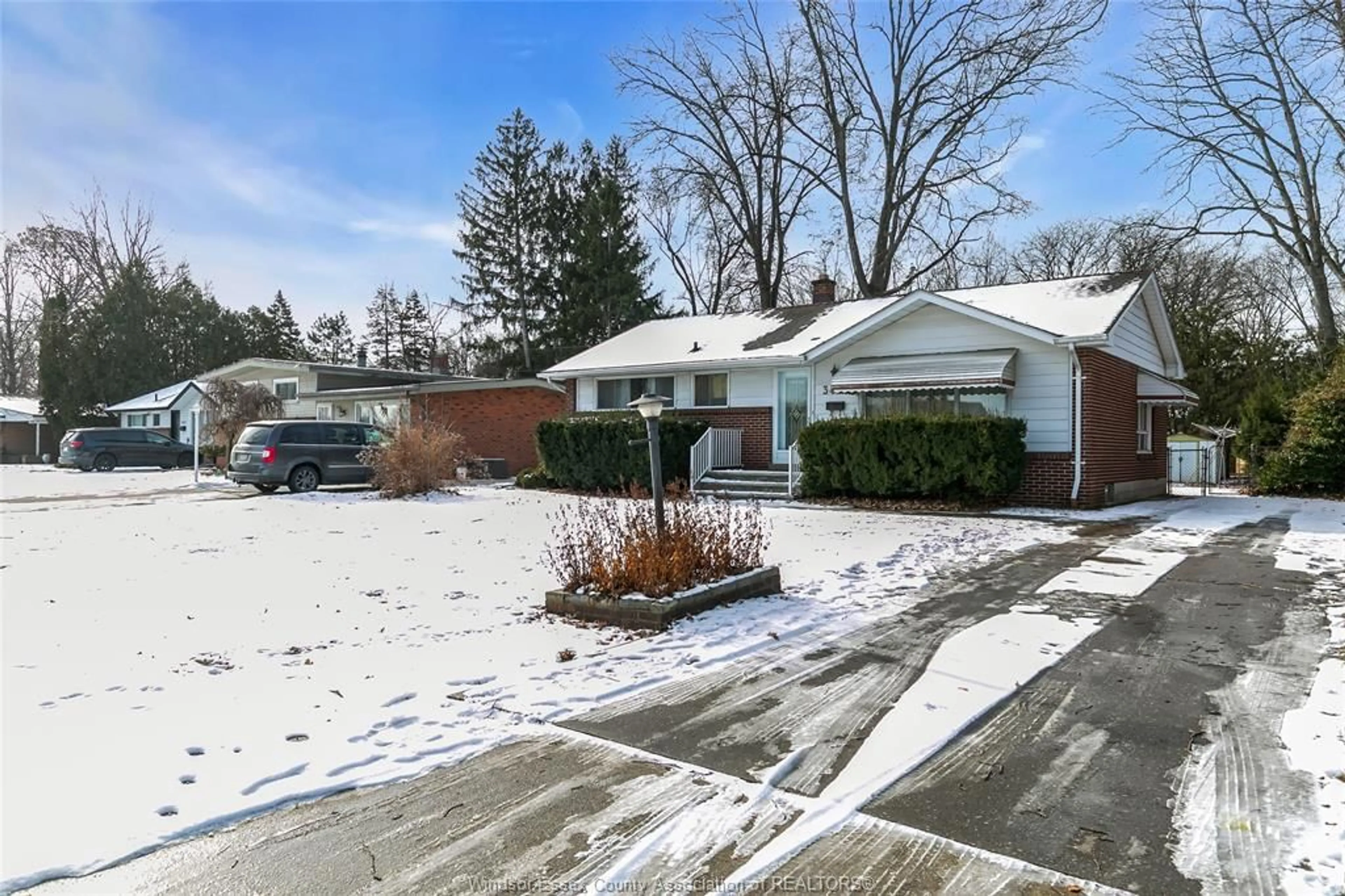 Home with brick exterior material, street for 3425 RANKIN, Windsor Ontario N9E 3C4