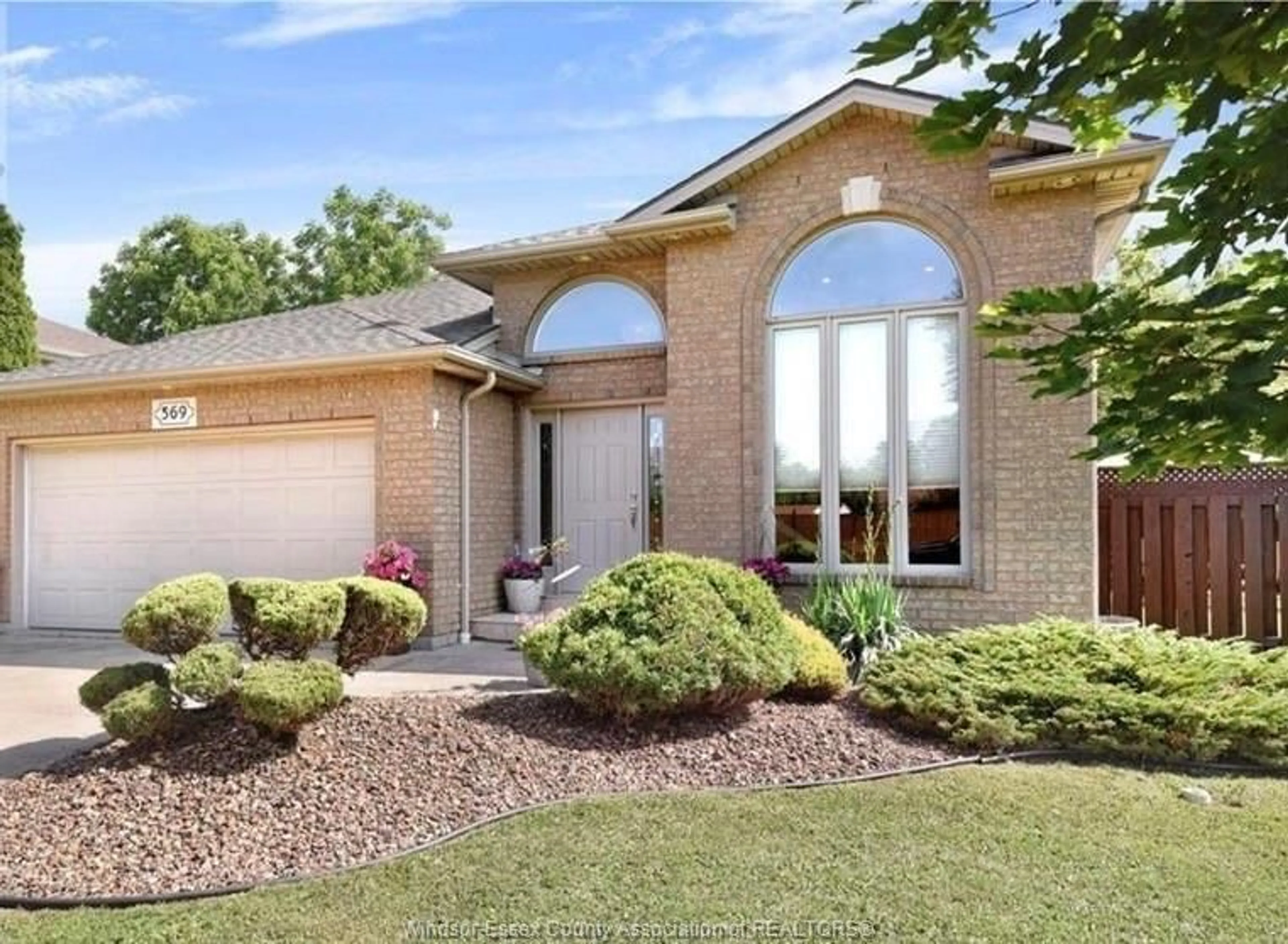 Home with brick exterior material, street for 569 SARAH Crt, Windsor Ontario N9G 2Y8