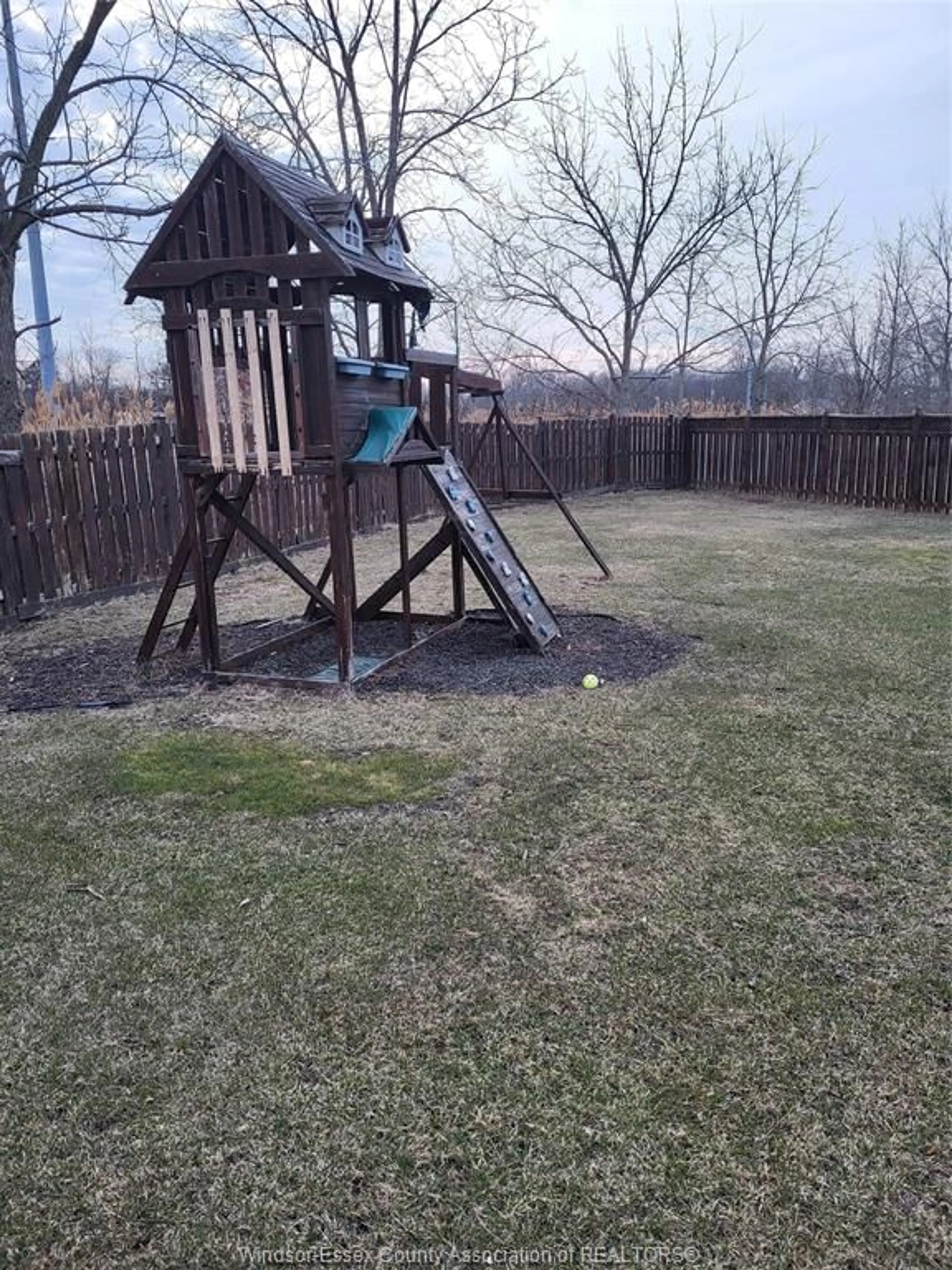 Unknown for 569 SARAH Crt, Windsor Ontario N9G 2Y8