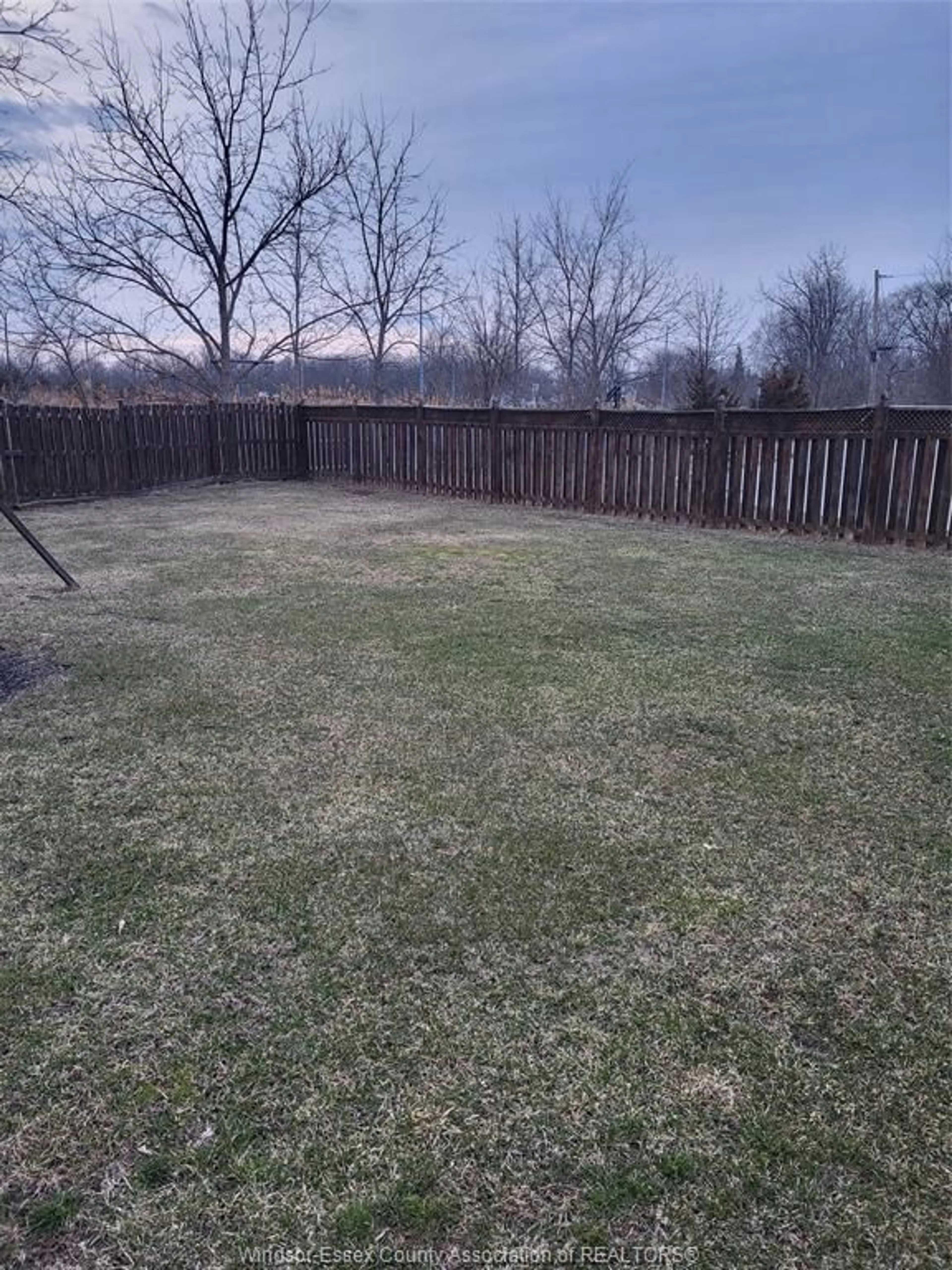 Unknown for 569 SARAH Crt, Windsor Ontario N9G 2Y8