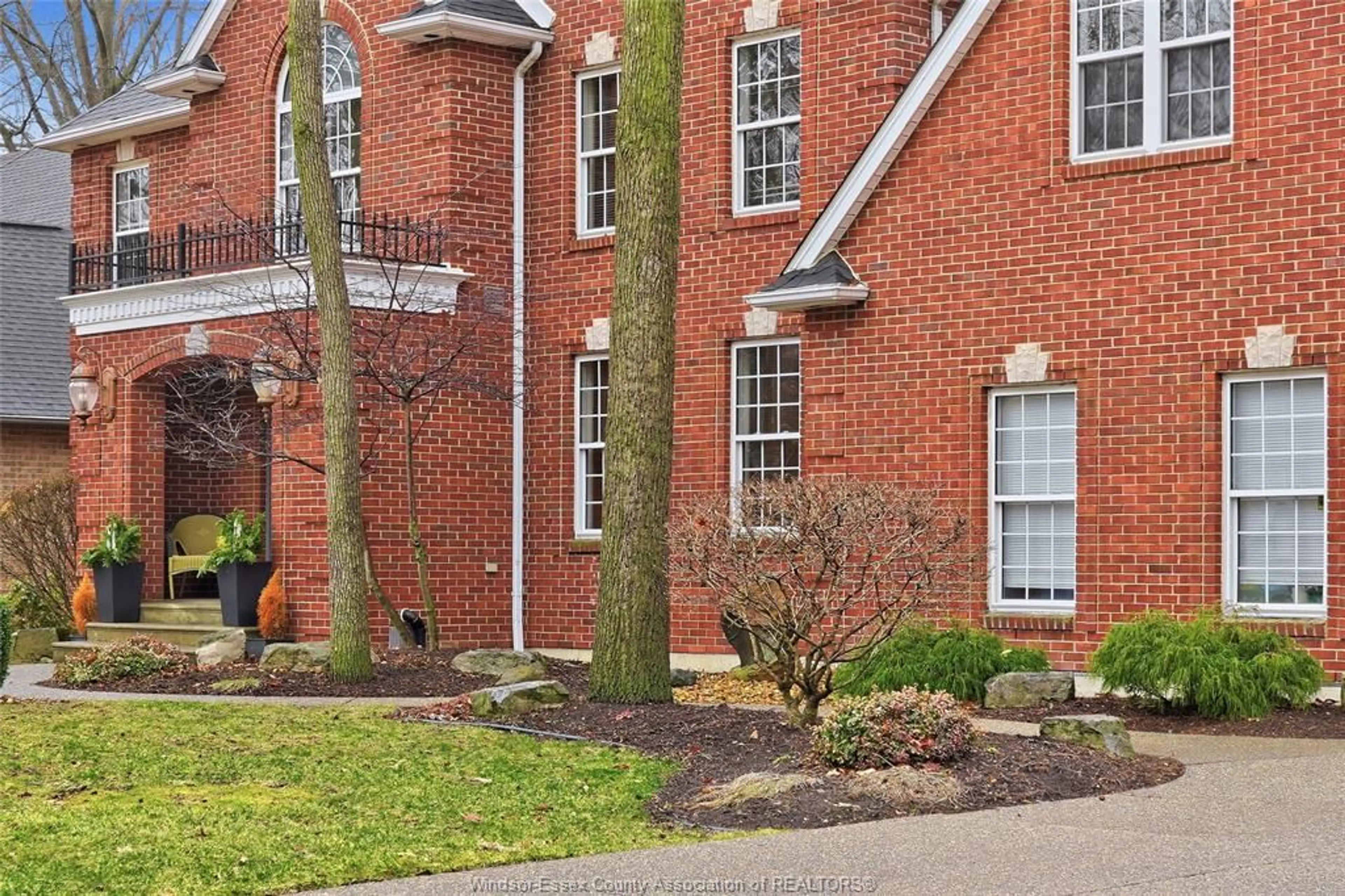 Home with brick exterior material, street for 2230 SUZANNE, LaSalle Ontario N9N 2K3