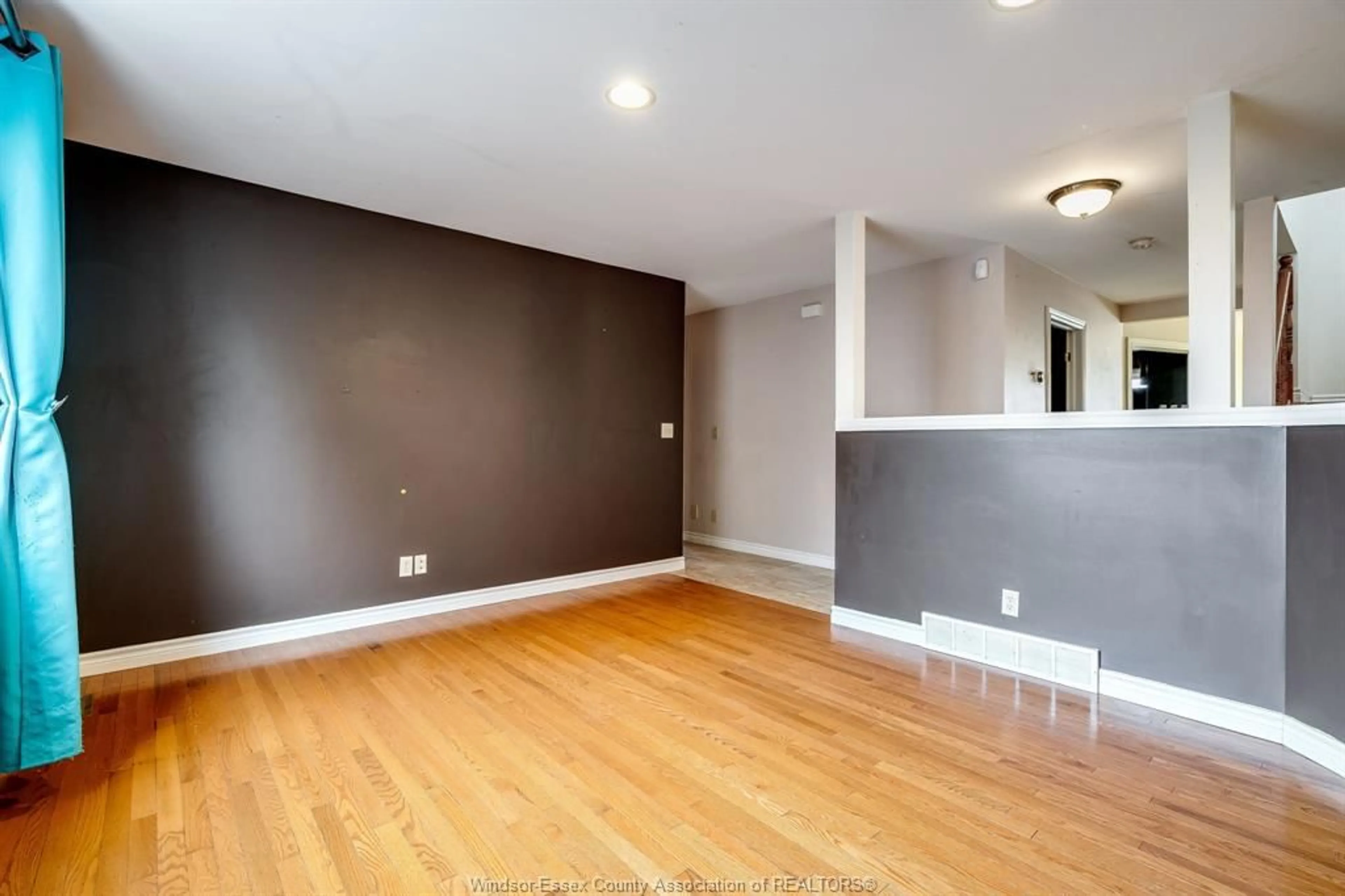 A pic of a room for 1833 St. Luke, Windsor Ontario N8W 3W8