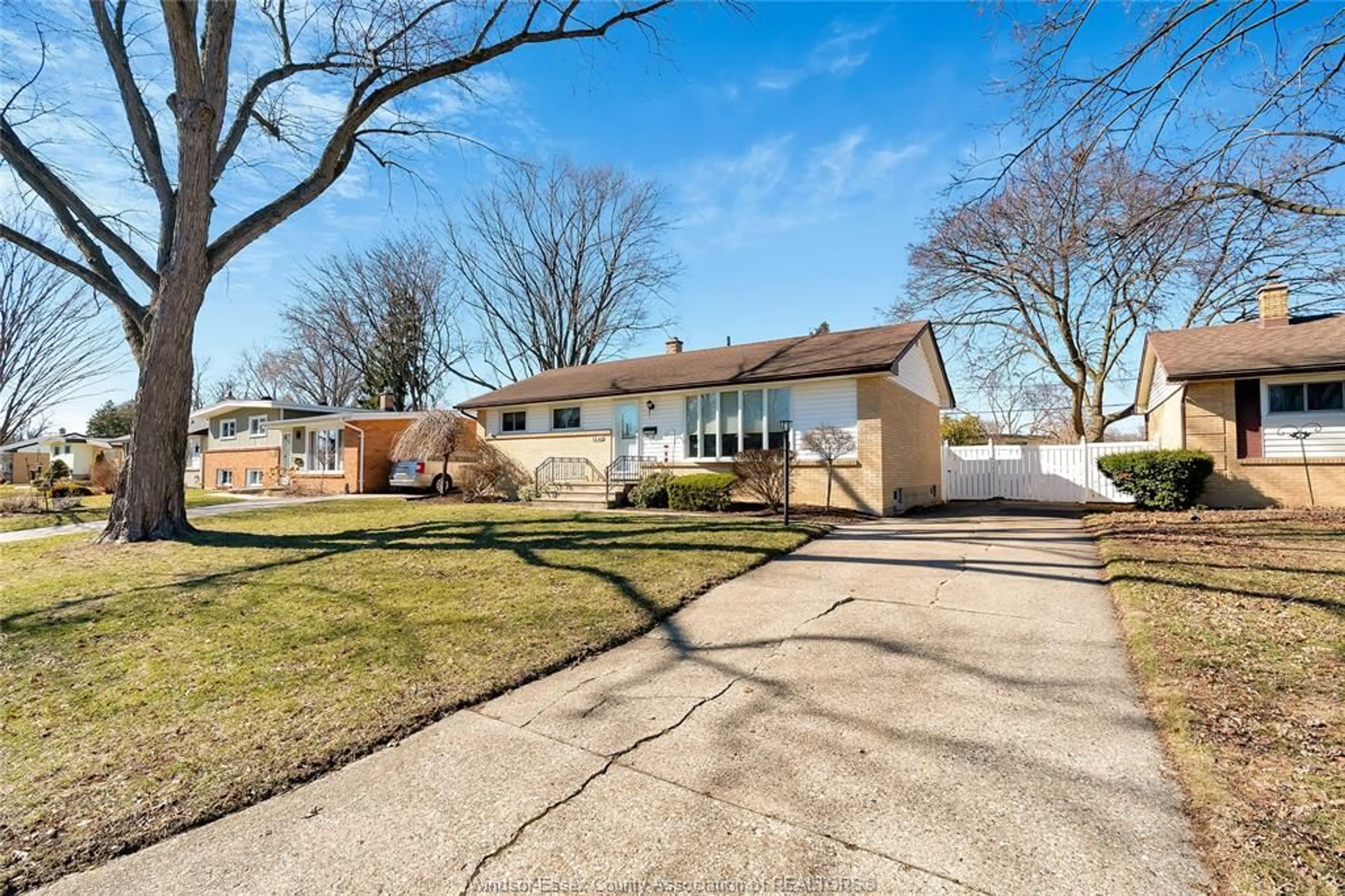 Unknown for 1640 ST. GABRIEL, Windsor Ontario N9E 1P1