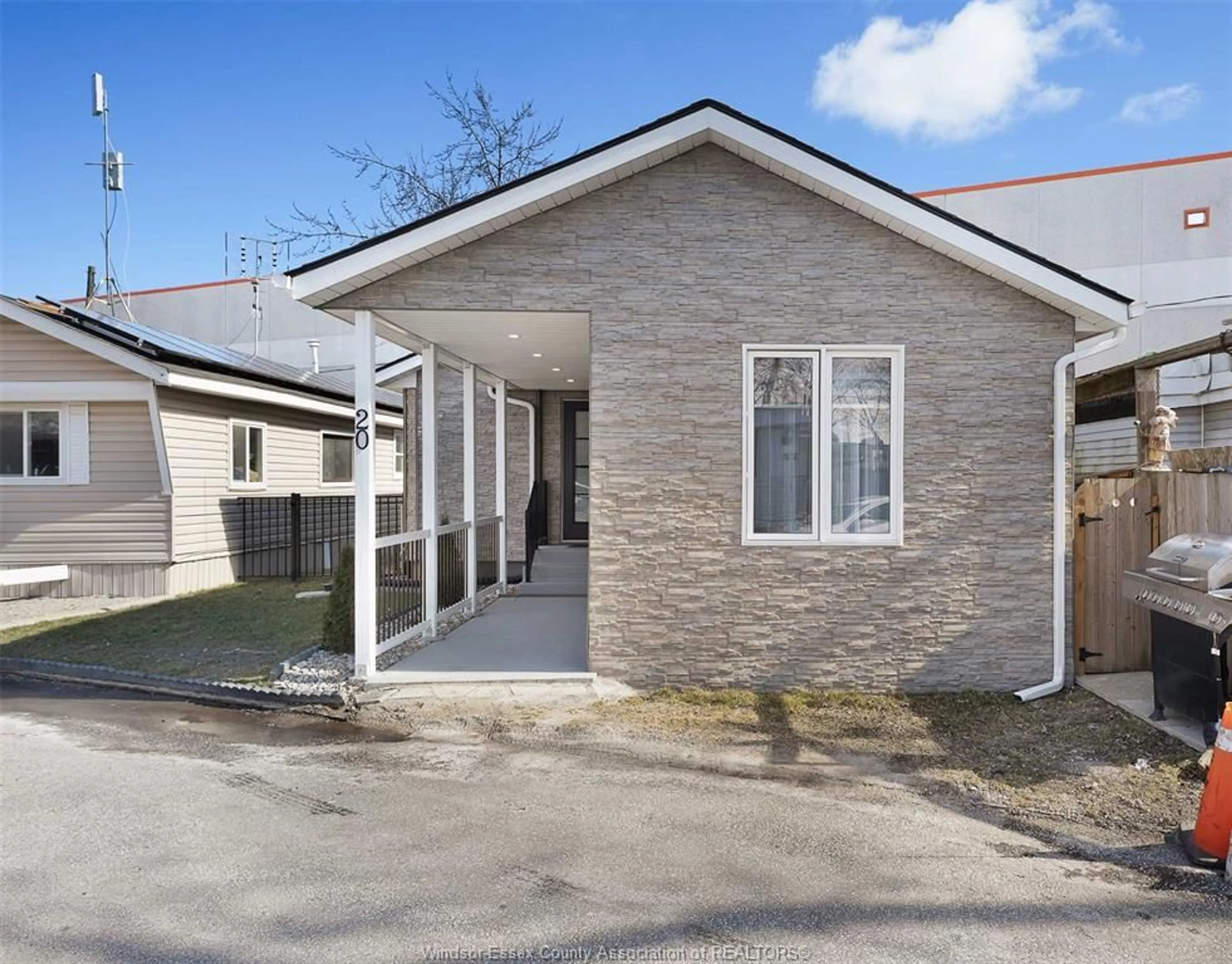Home with vinyl exterior material, street for 20 BONITA, Windsor Ontario N8W 2B5