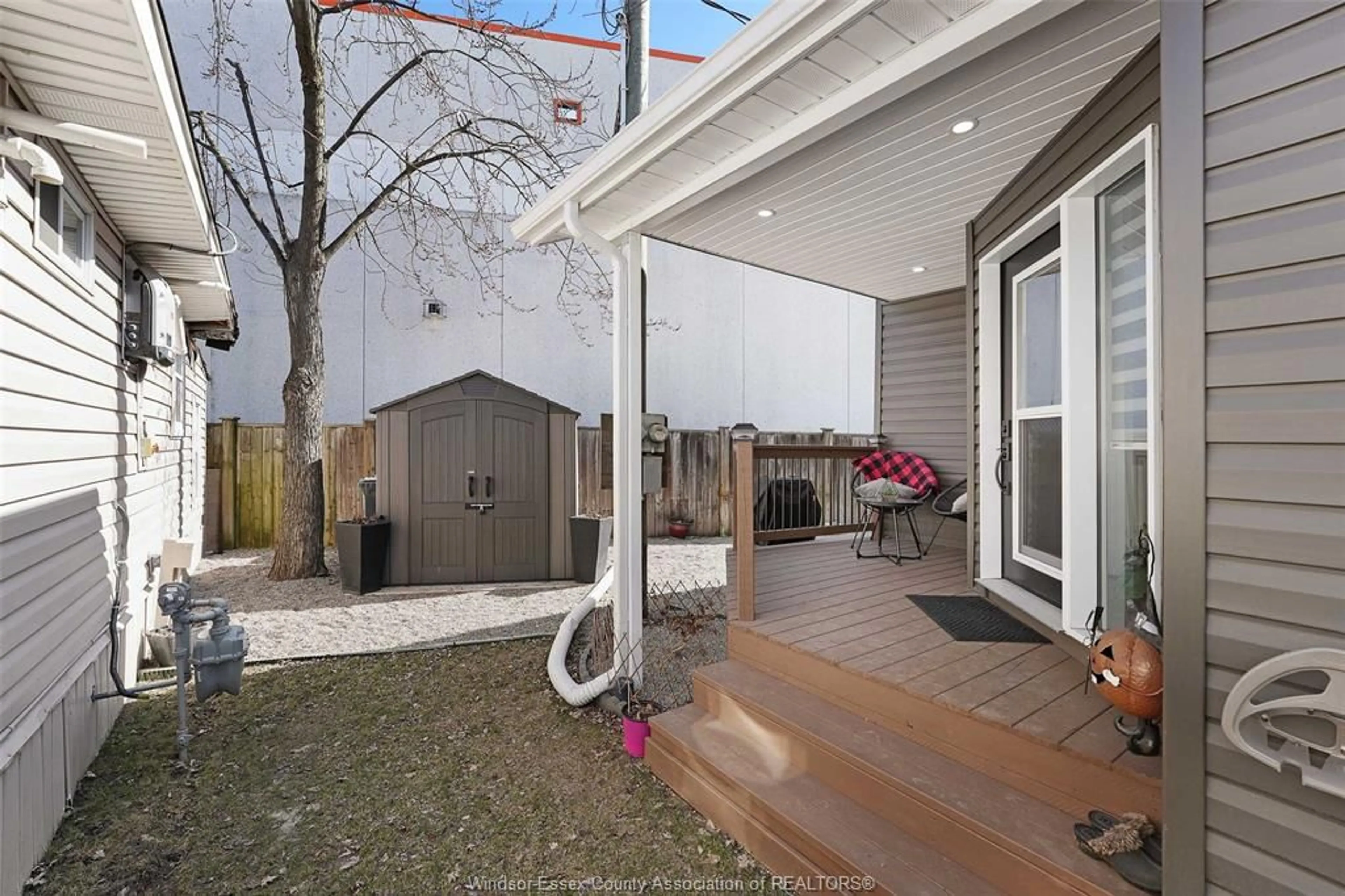 Patio, street for 20 BONITA, Windsor Ontario N8W 2B5