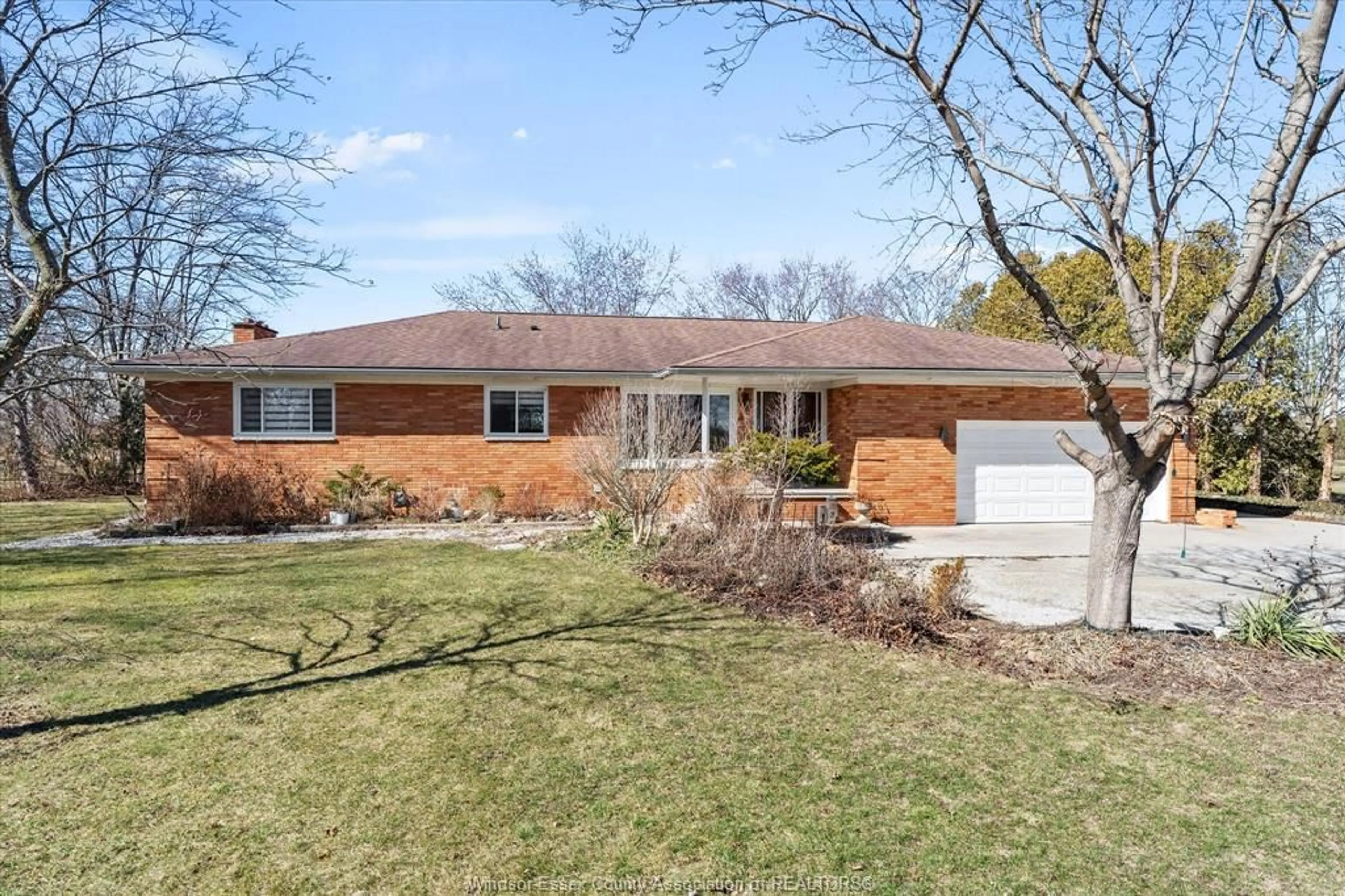 Home with brick exterior material, street for 6247 HOWARD Ave, LaSalle Ontario N0R 1J0