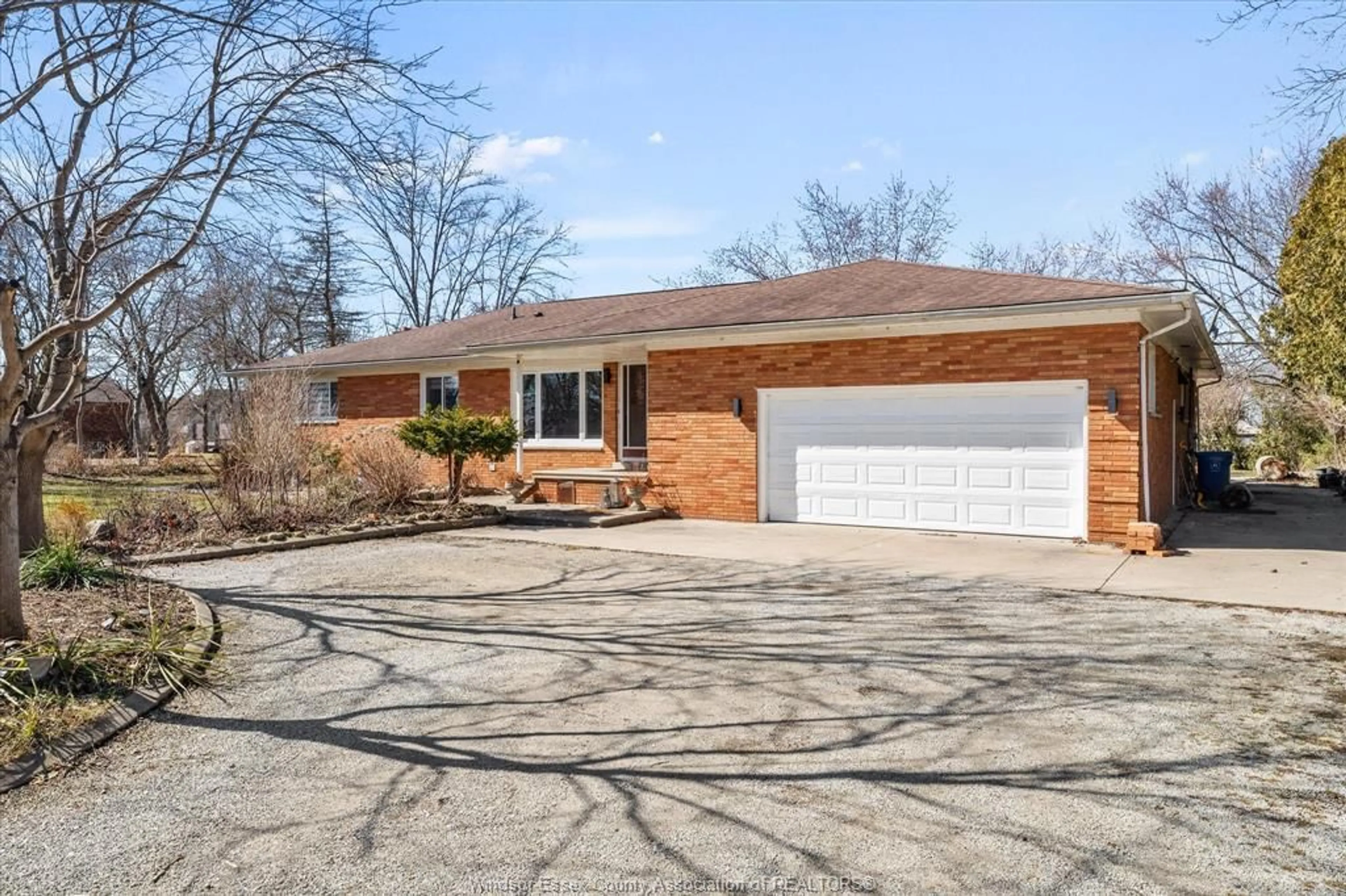 Home with brick exterior material, street for 6247 HOWARD Ave, LaSalle Ontario N0R 1J0