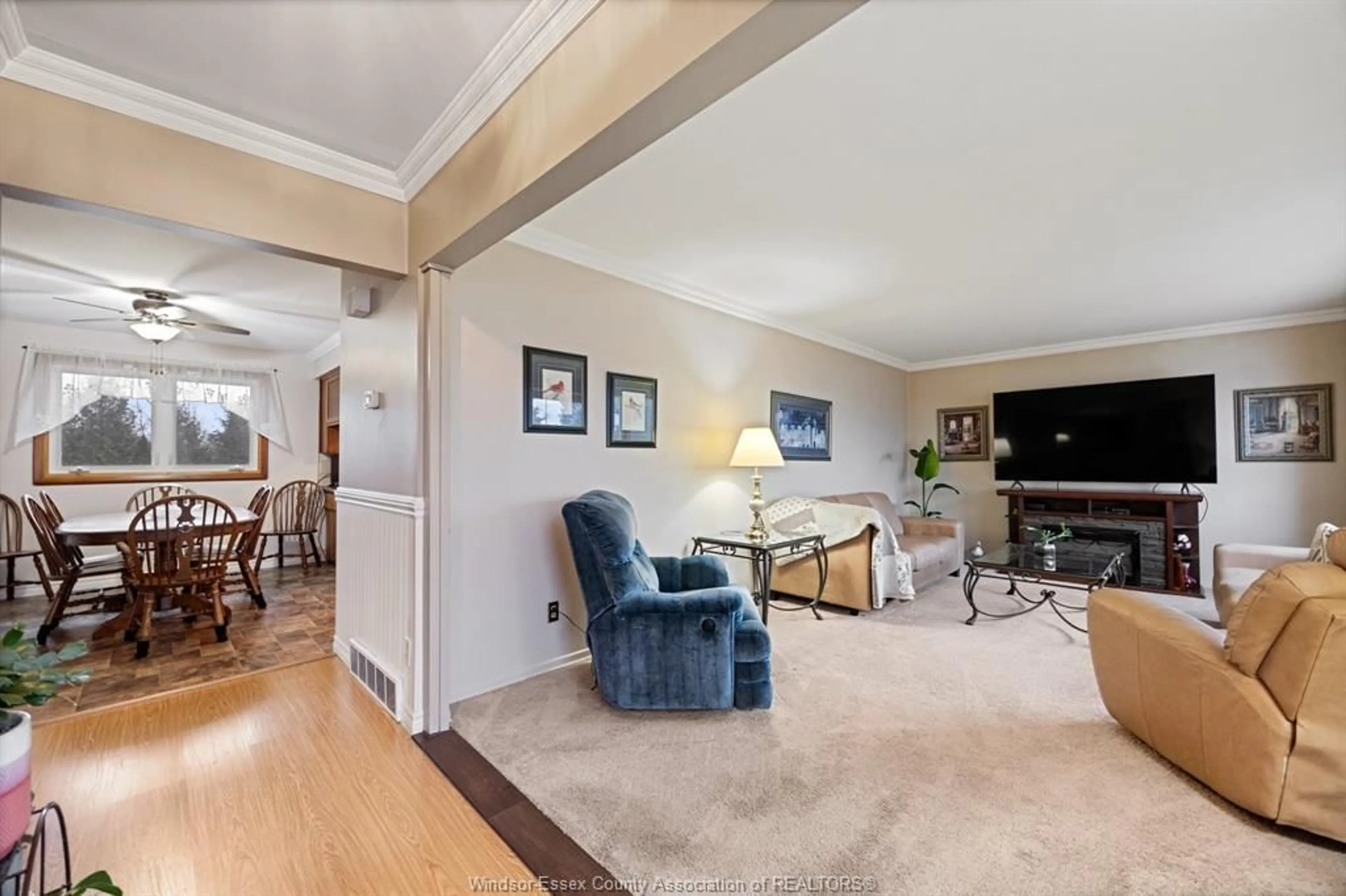 Living room with furniture, unknown for 575 MIDDLE Sideroad, Amherstburg Ontario N9V 3R3