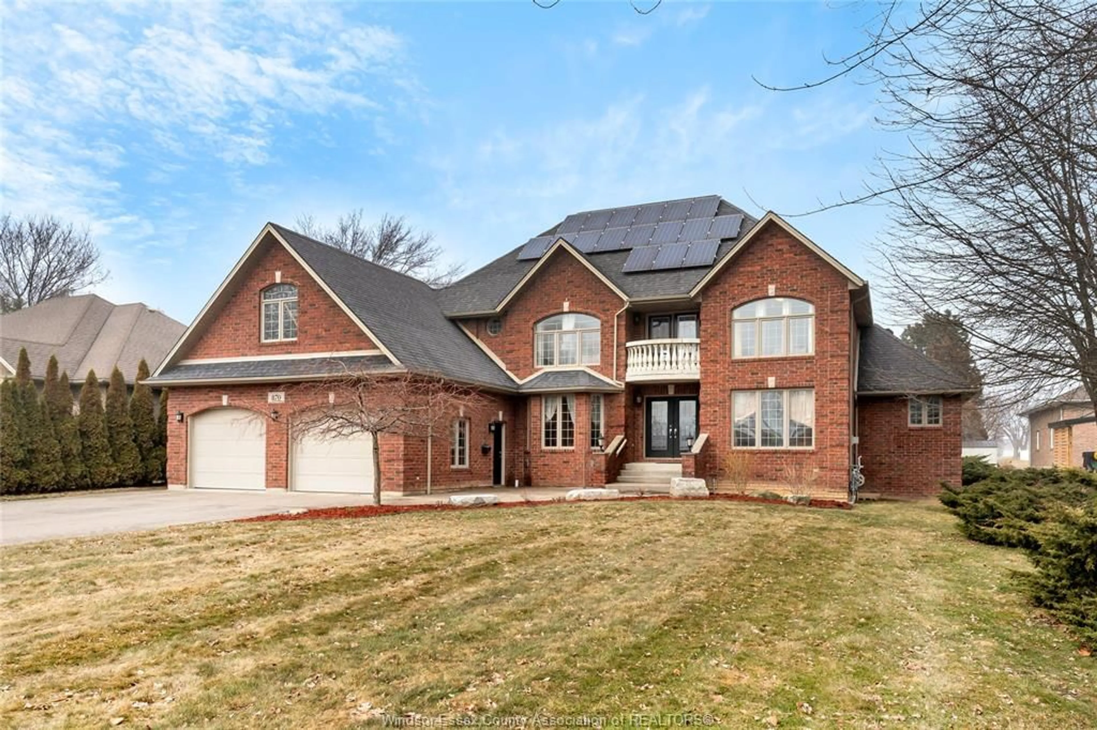 Home with brick exterior material, street for 870 MCRAE Ave, Kingsville Ontario N9Y 2R8