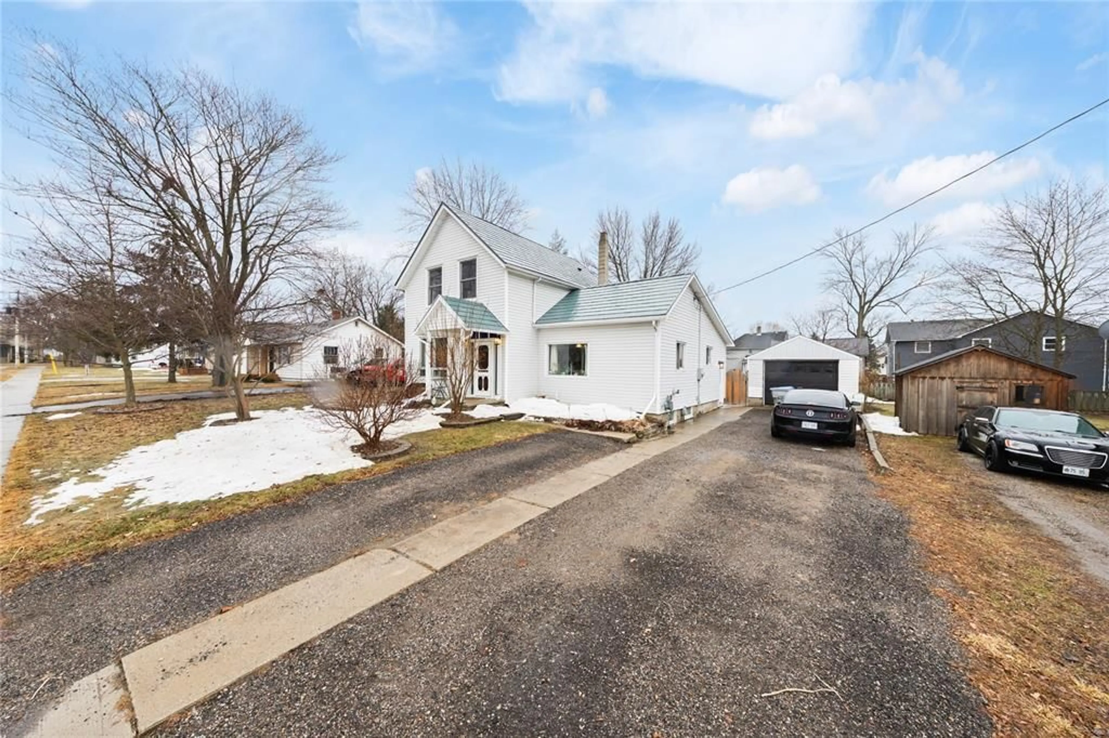 A pic from outside/outdoor area/front of a property/back of a property/a pic from drone, street for 590 SIMCOE St, Warwick-Watford Ontario N0M 2S0