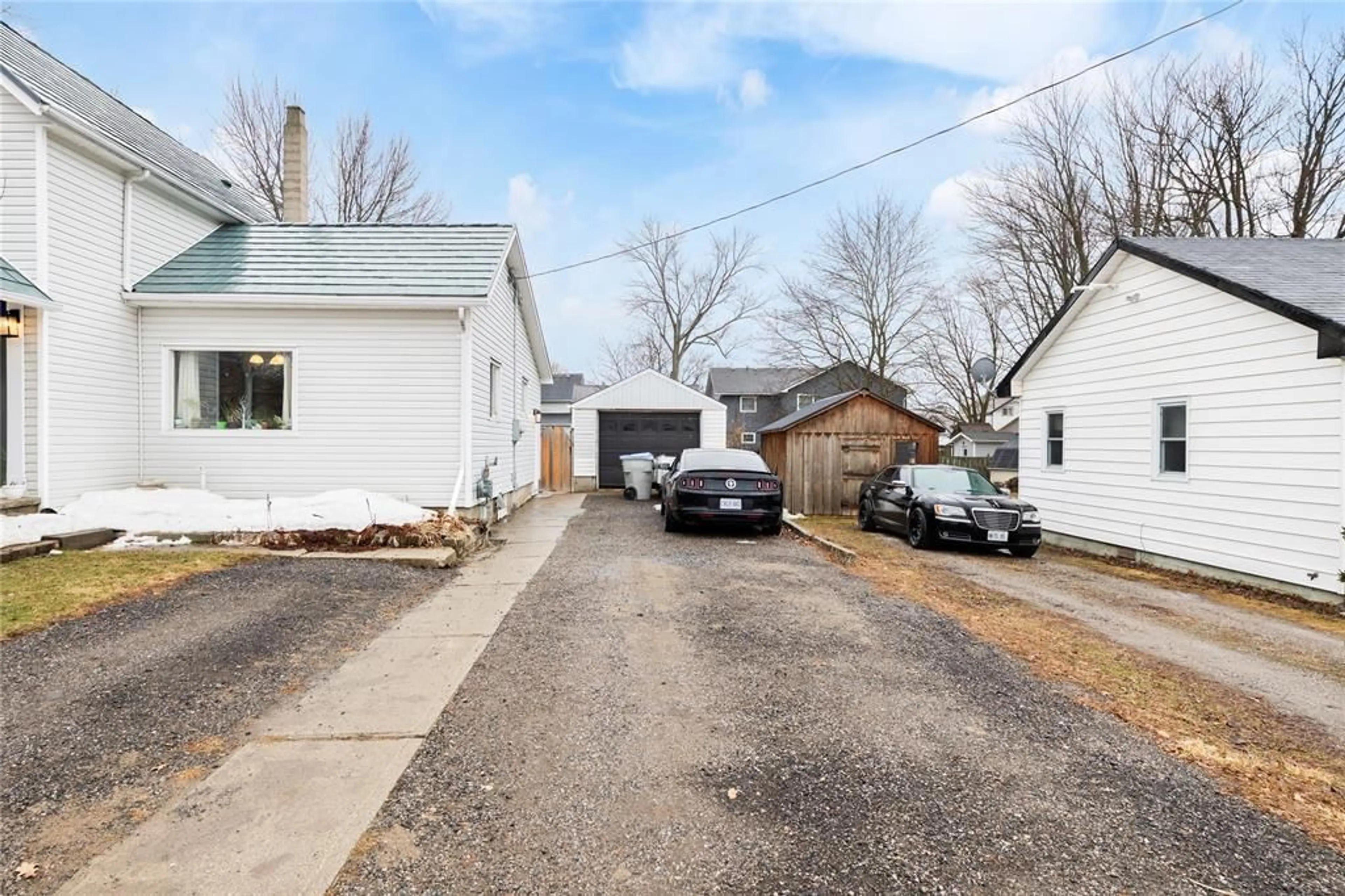 A pic from outside/outdoor area/front of a property/back of a property/a pic from drone, street for 590 SIMCOE St, Warwick-Watford Ontario N0M 2S0