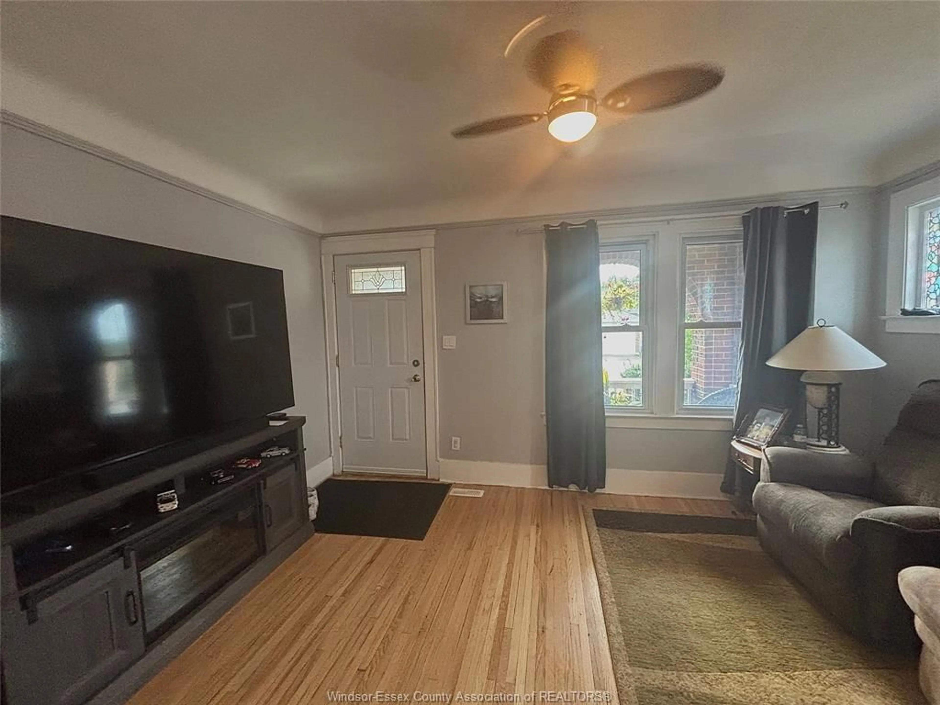 A pic of a room for 2322 BYNG, Windsor Ontario N8W 3E5