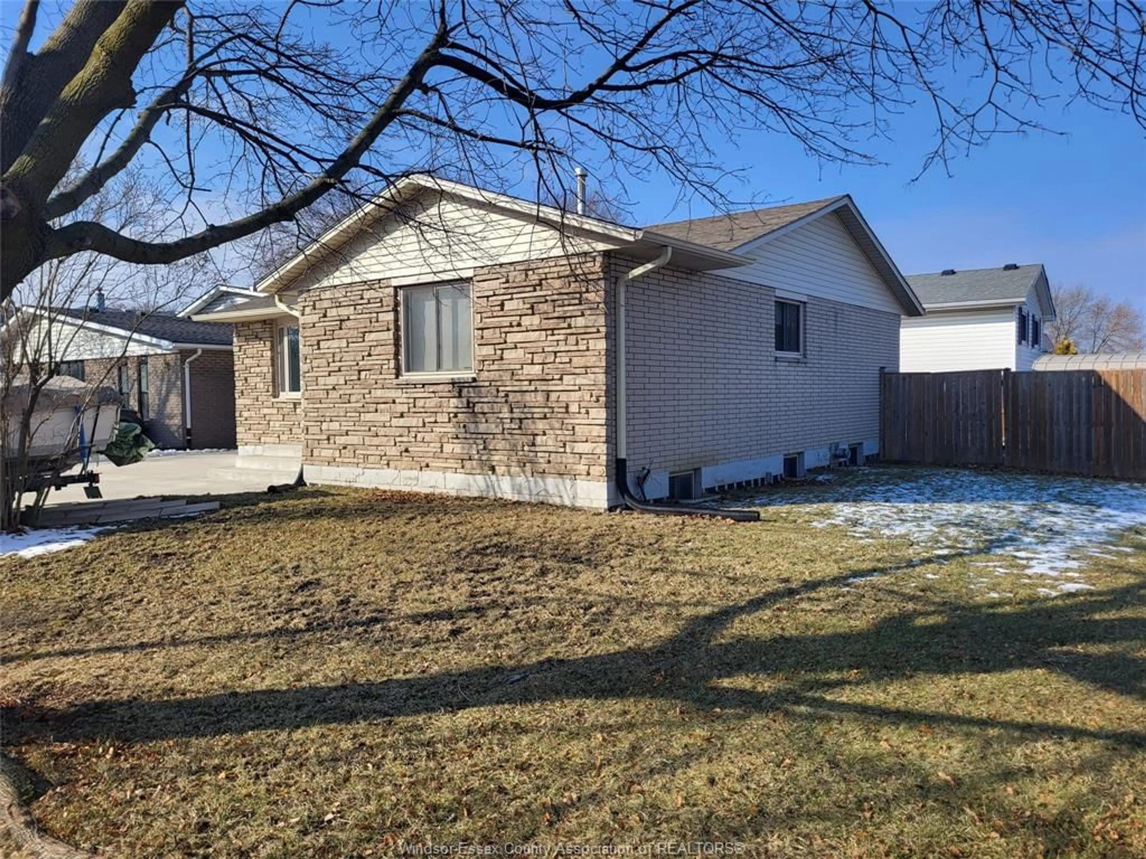 Unknown for 1898 JEFFERSON Blvd, Windsor Ontario N8T 2V8