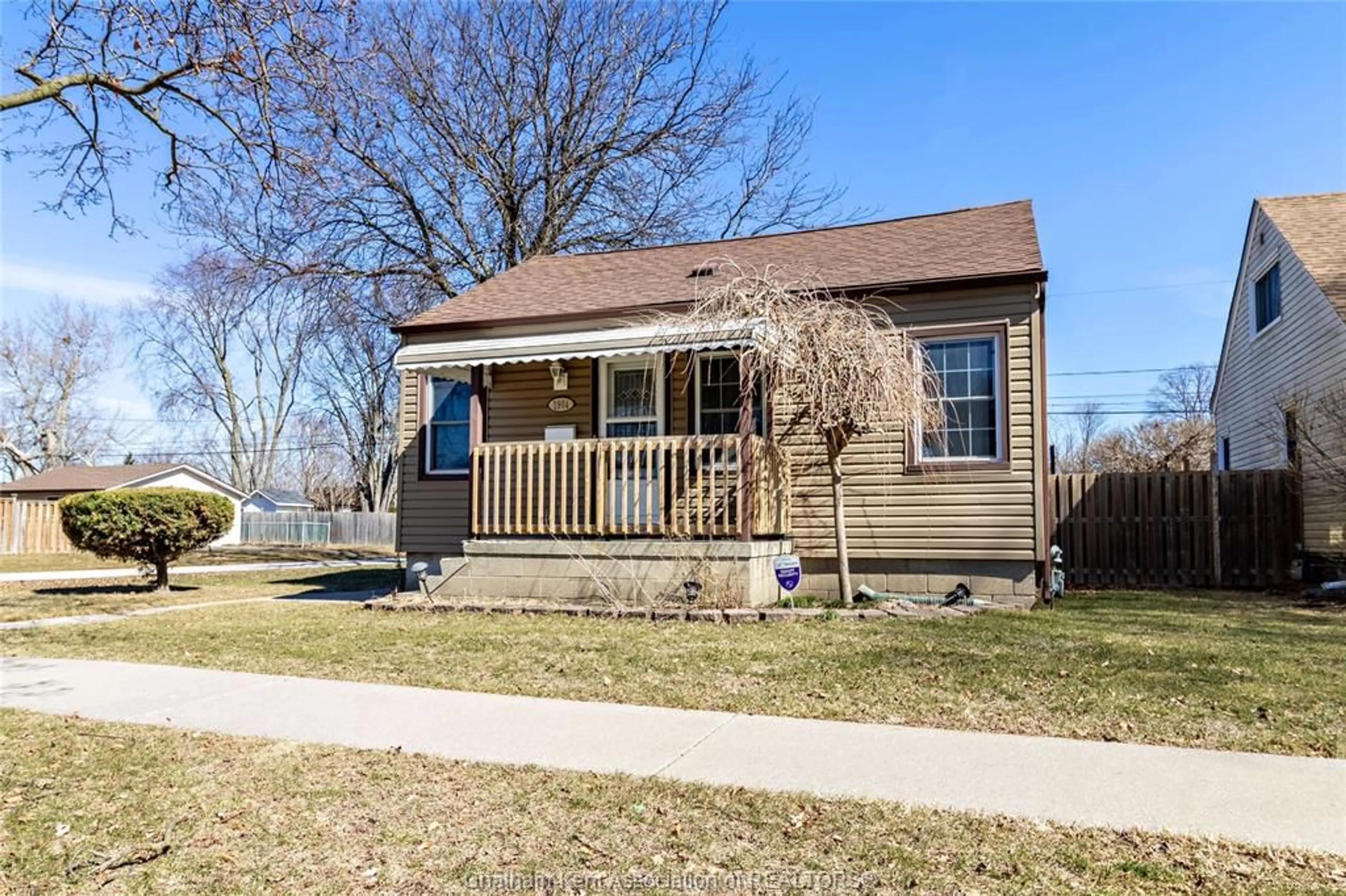 Home with vinyl exterior material, street for 1904 Westcott Rd, Windsor Ontario N8W 4K4