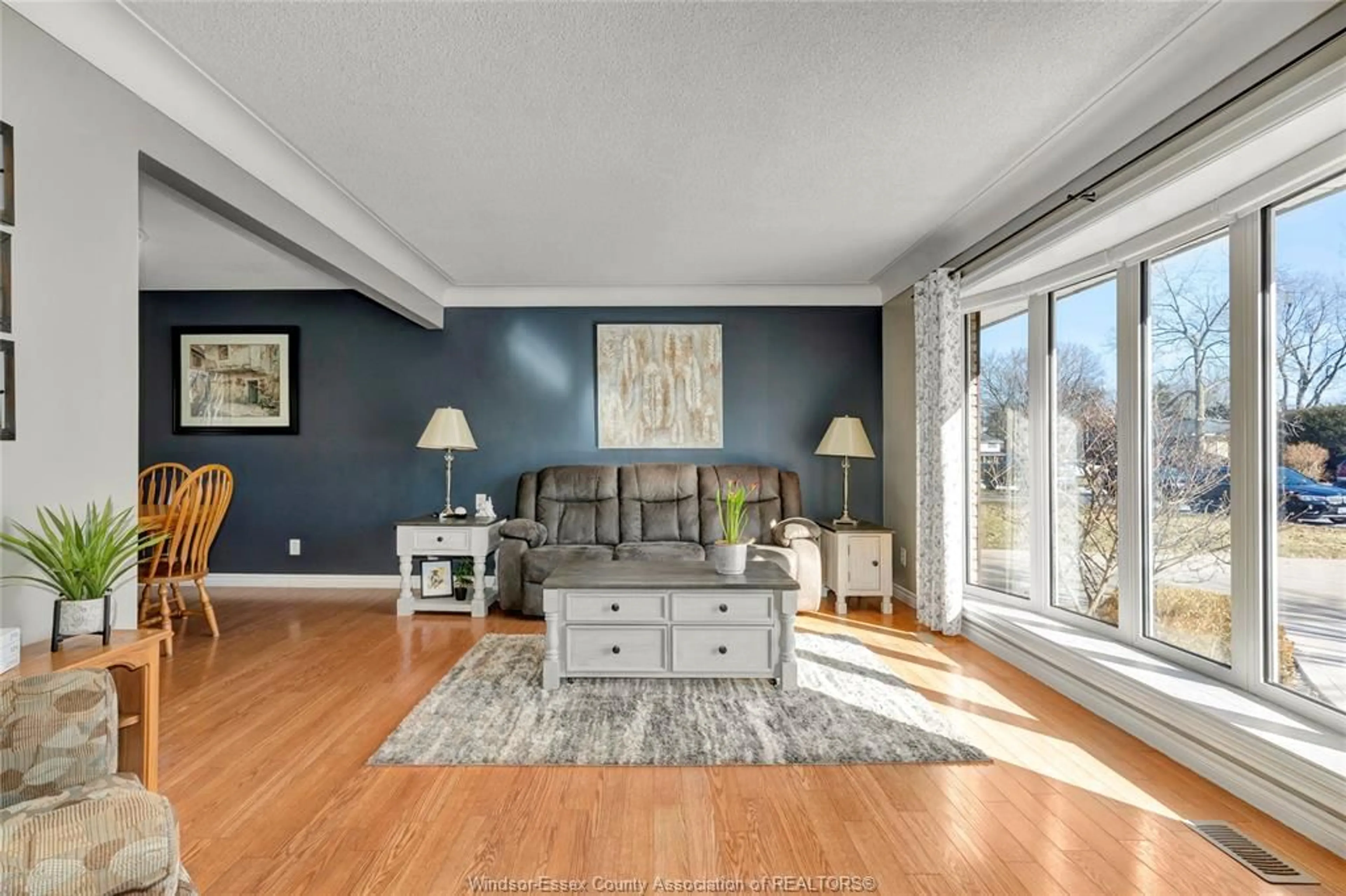 Living room with furniture, unknown for 126 WOODLAWN Cres, Kingsville Ontario N9Y 1Y6