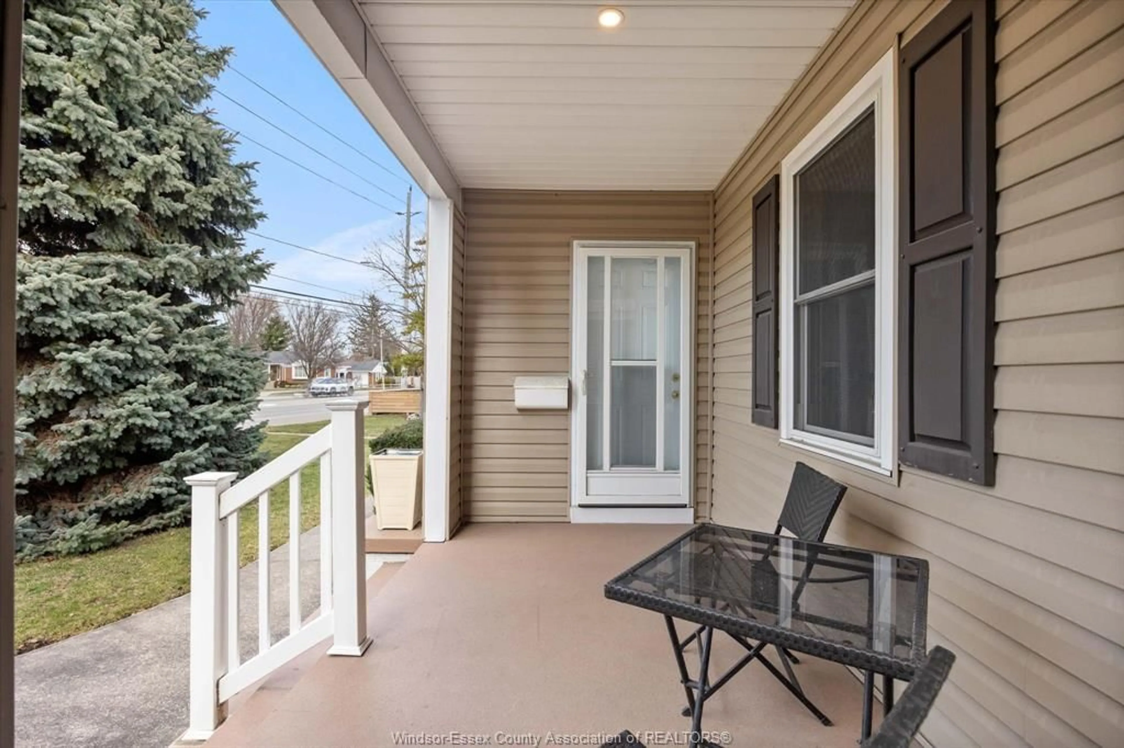 Patio, street for 6163 WYANDOTTE St, Windsor Ontario N8S 1N4