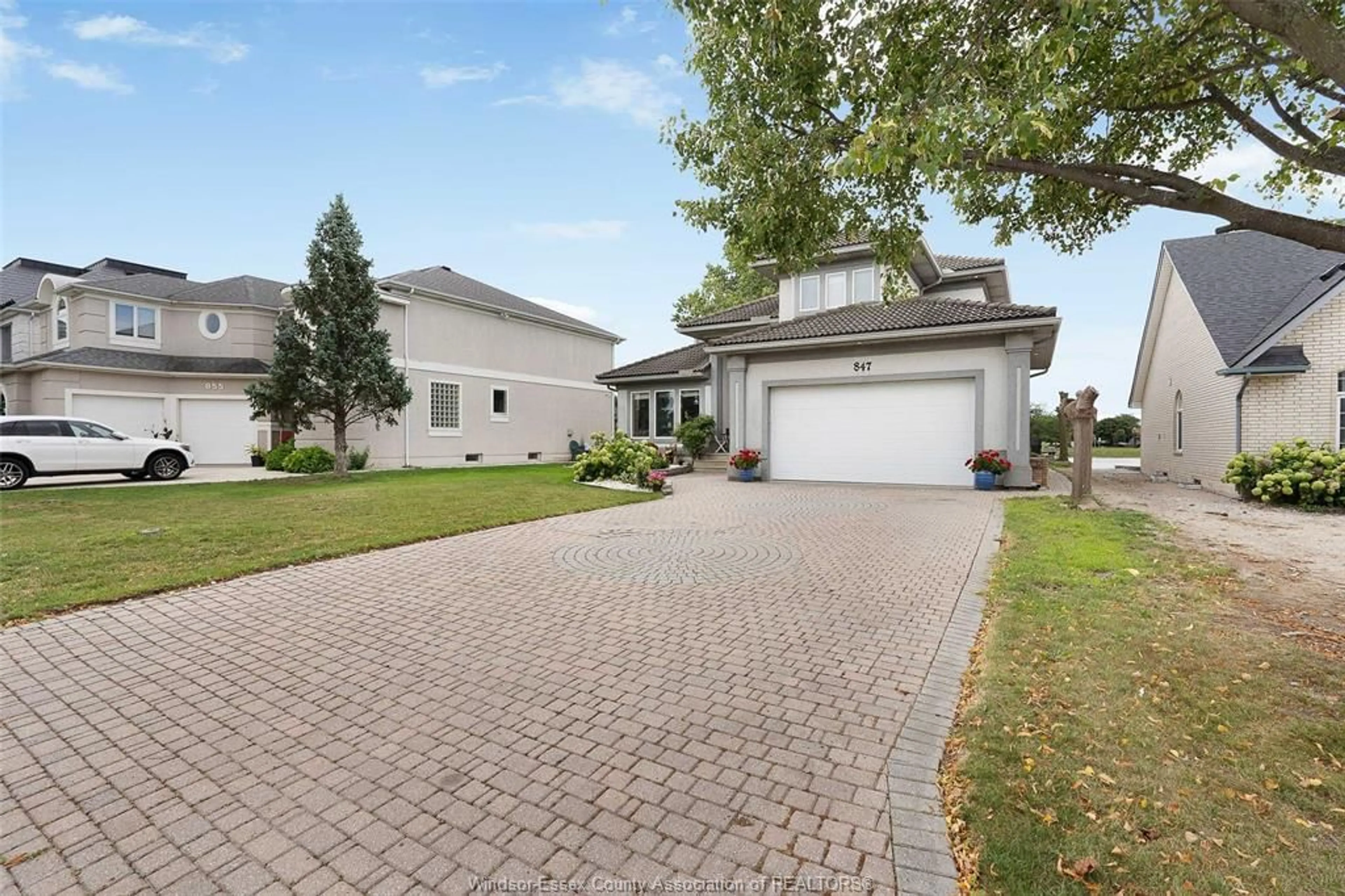 Unknown for 847 LAKE SHORE Dr, Windsor Ontario N9G 2R1