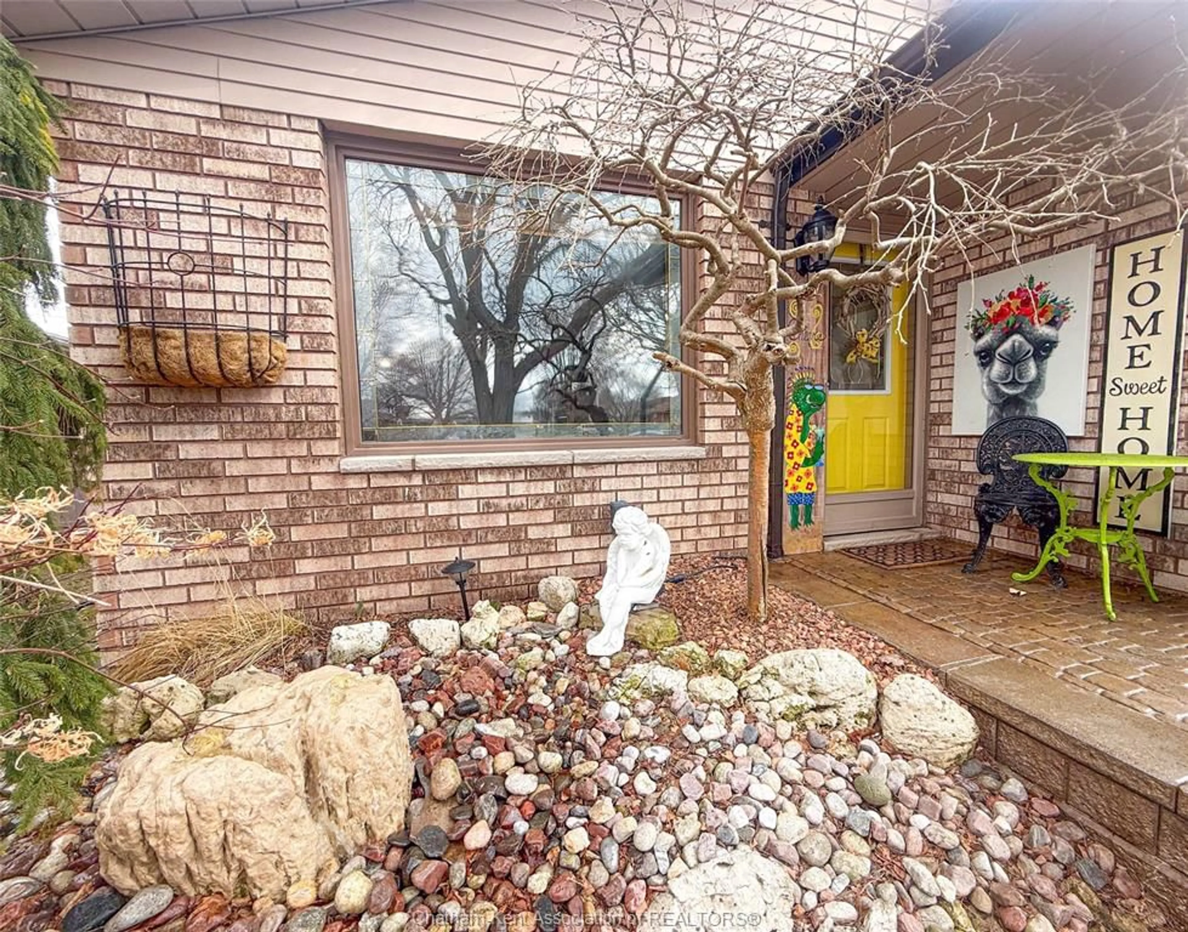 Home with brick exterior material, street for 112 Goldpark Rd, Chatham Ontario N7L 4Y1