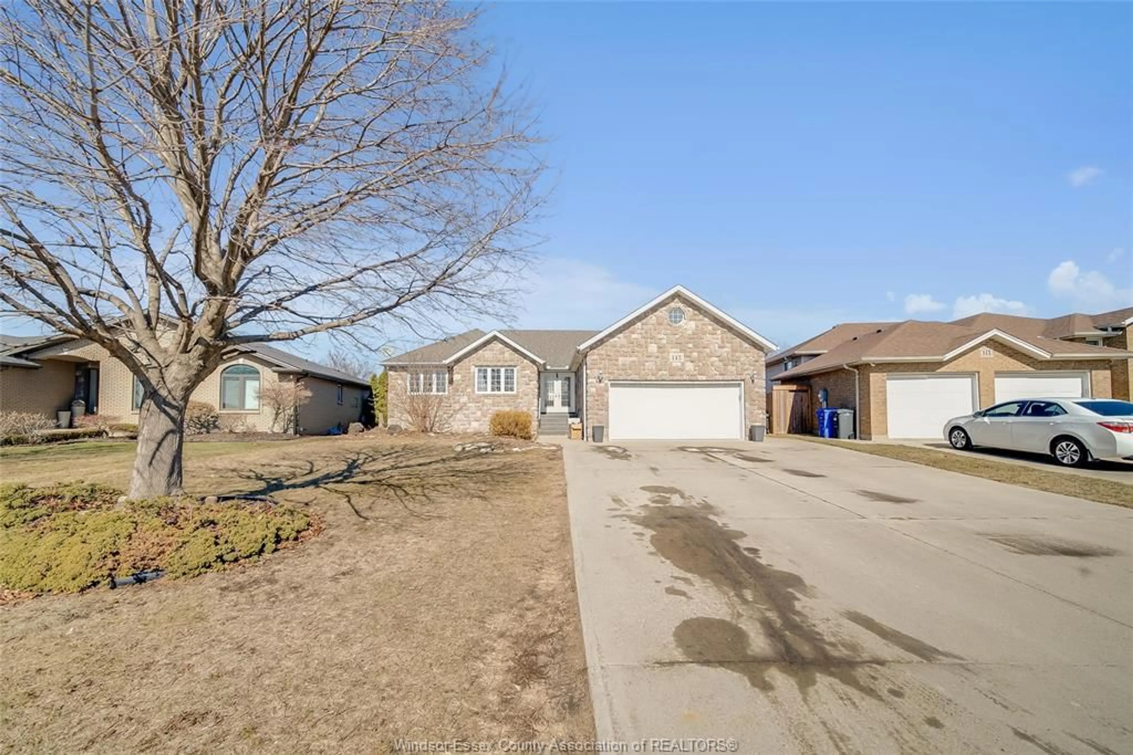 A pic from outside/outdoor area/front of a property/back of a property/a pic from drone, street for 145 ELLISON St, Leamington Ontario N8H 5H9