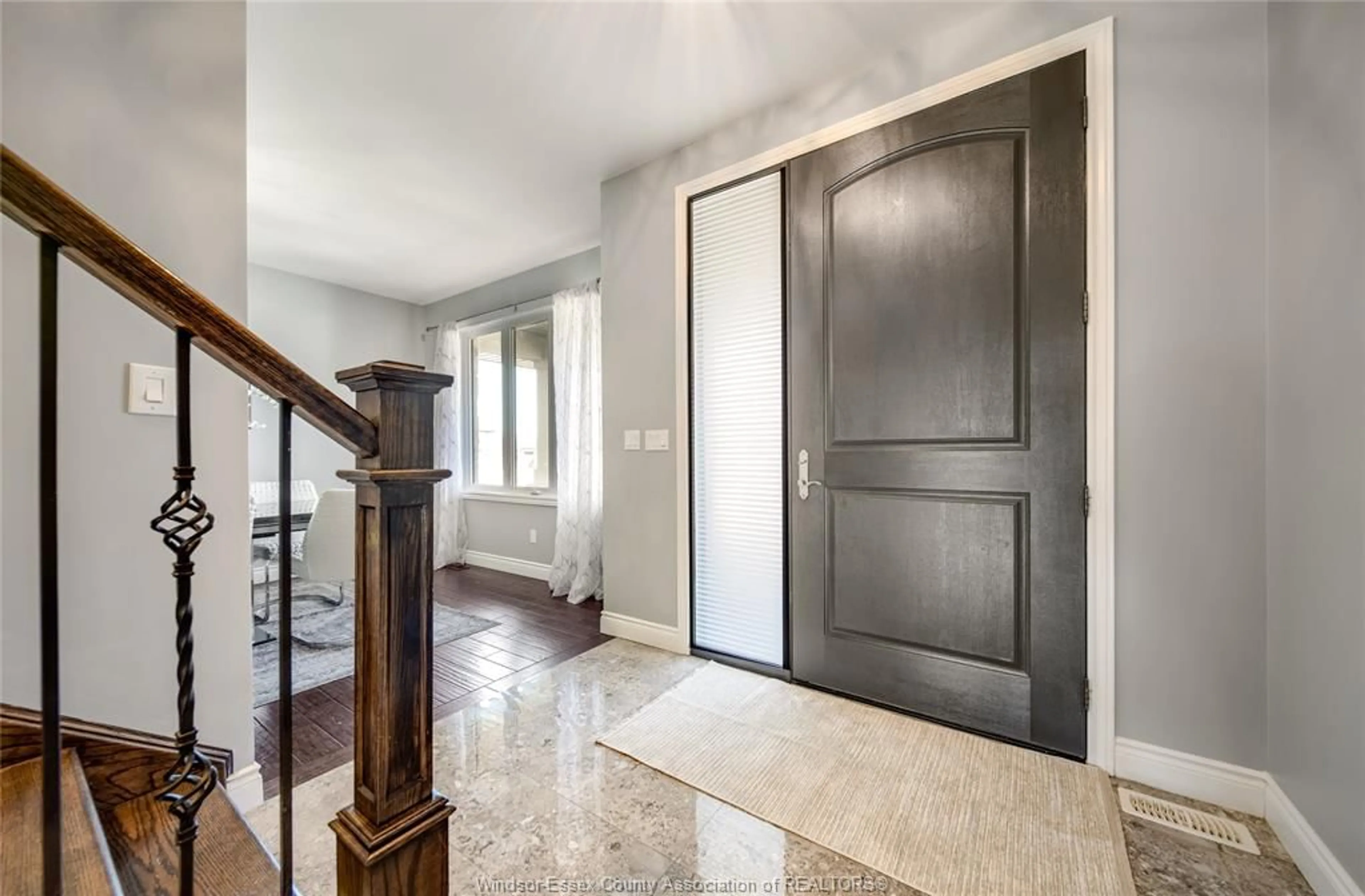 Indoor foyer for 1380 PASCAL Ave, Lakeshore Ontario N0R 1A0