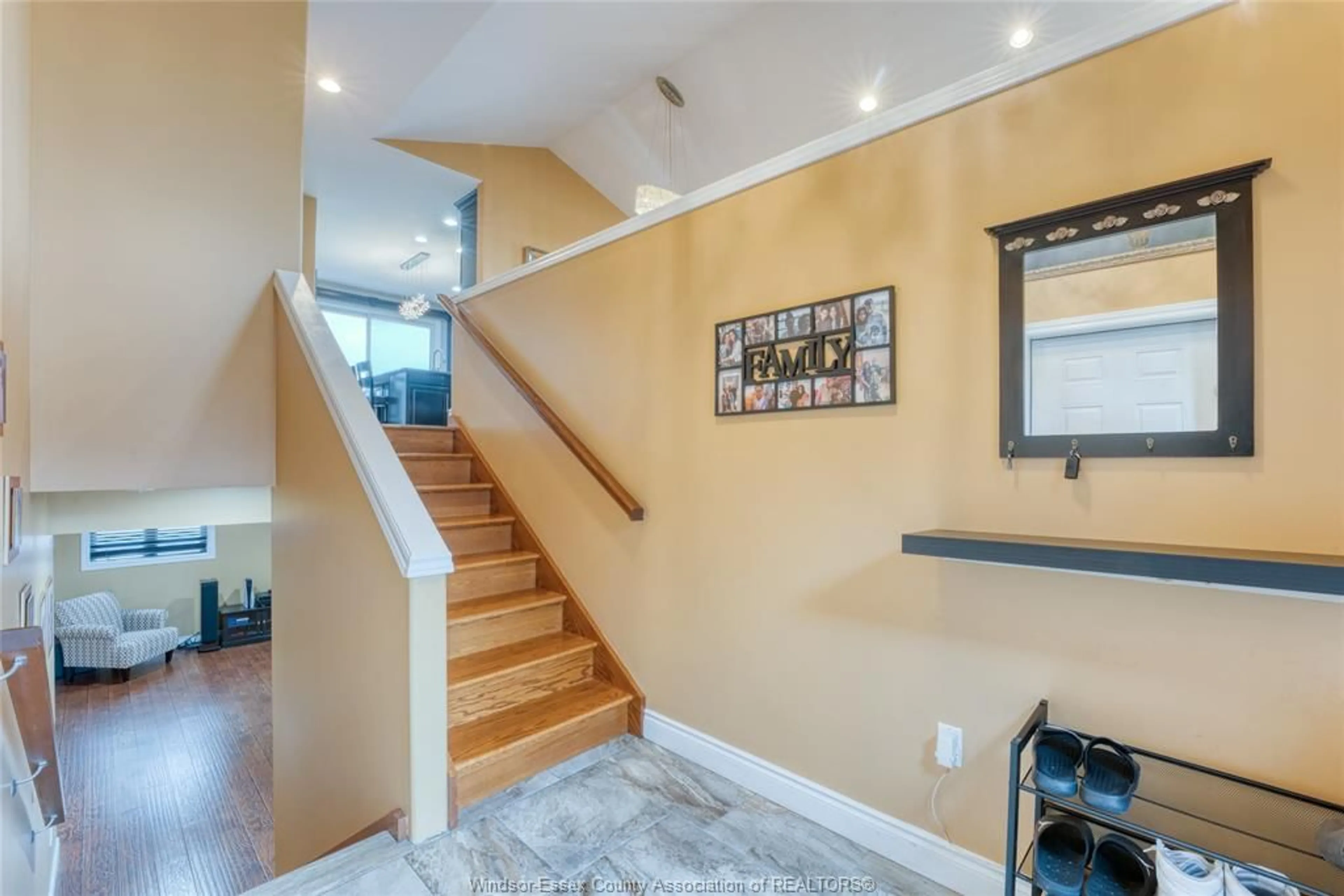 Unknown for 4692 SHADETREE CRESCENT, Windsor Ontario N9G 2V1